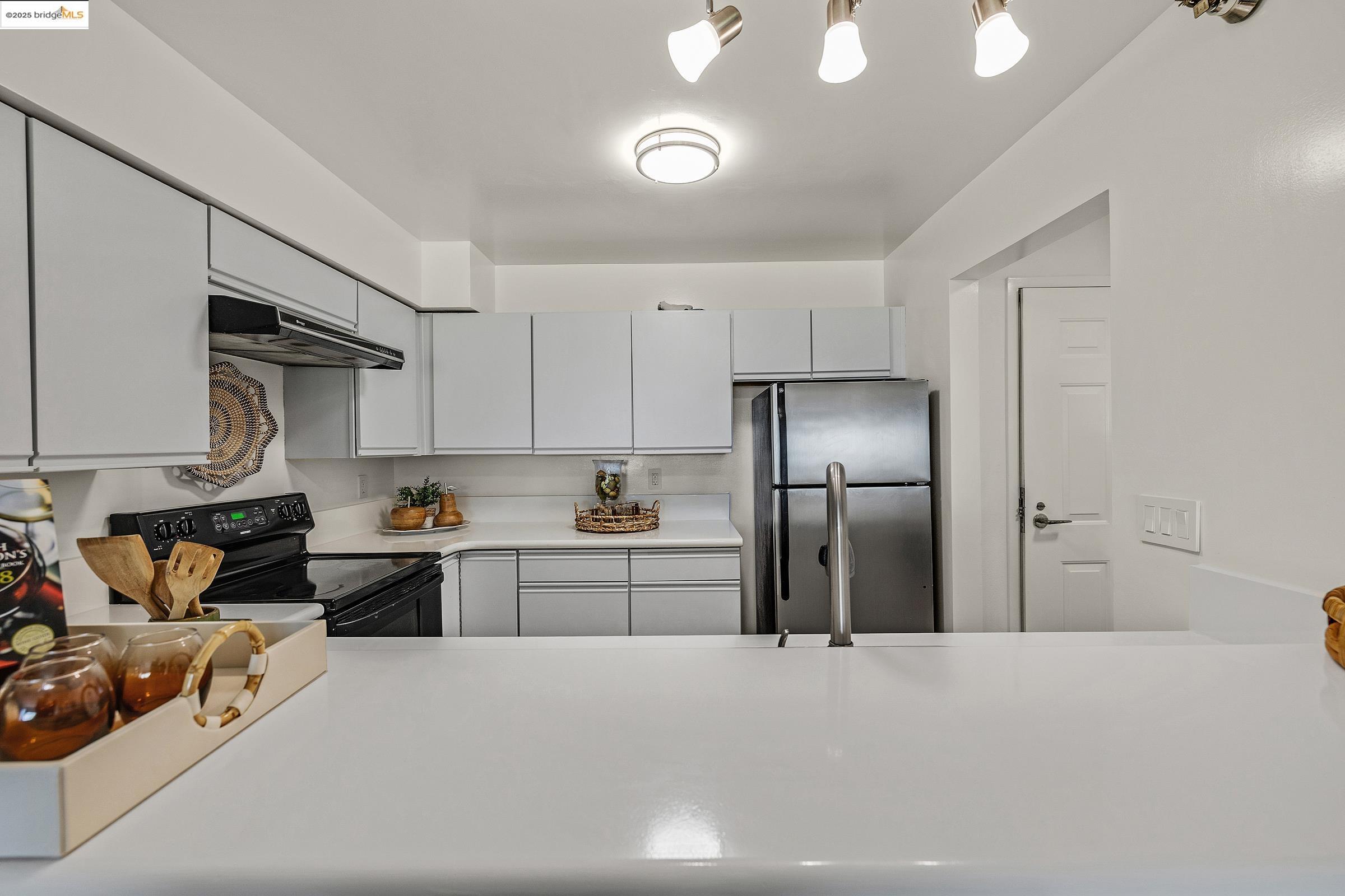 1205 Melville Sq 209