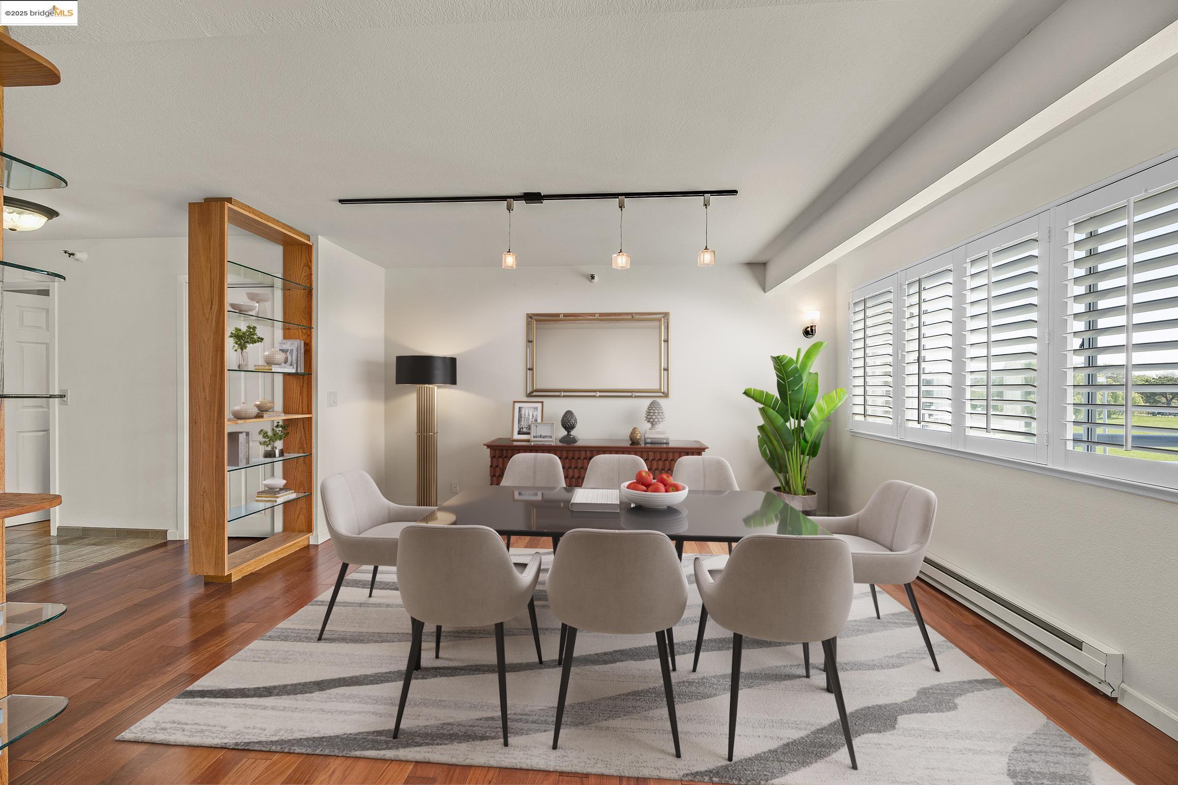 1205 Melville Sq 206