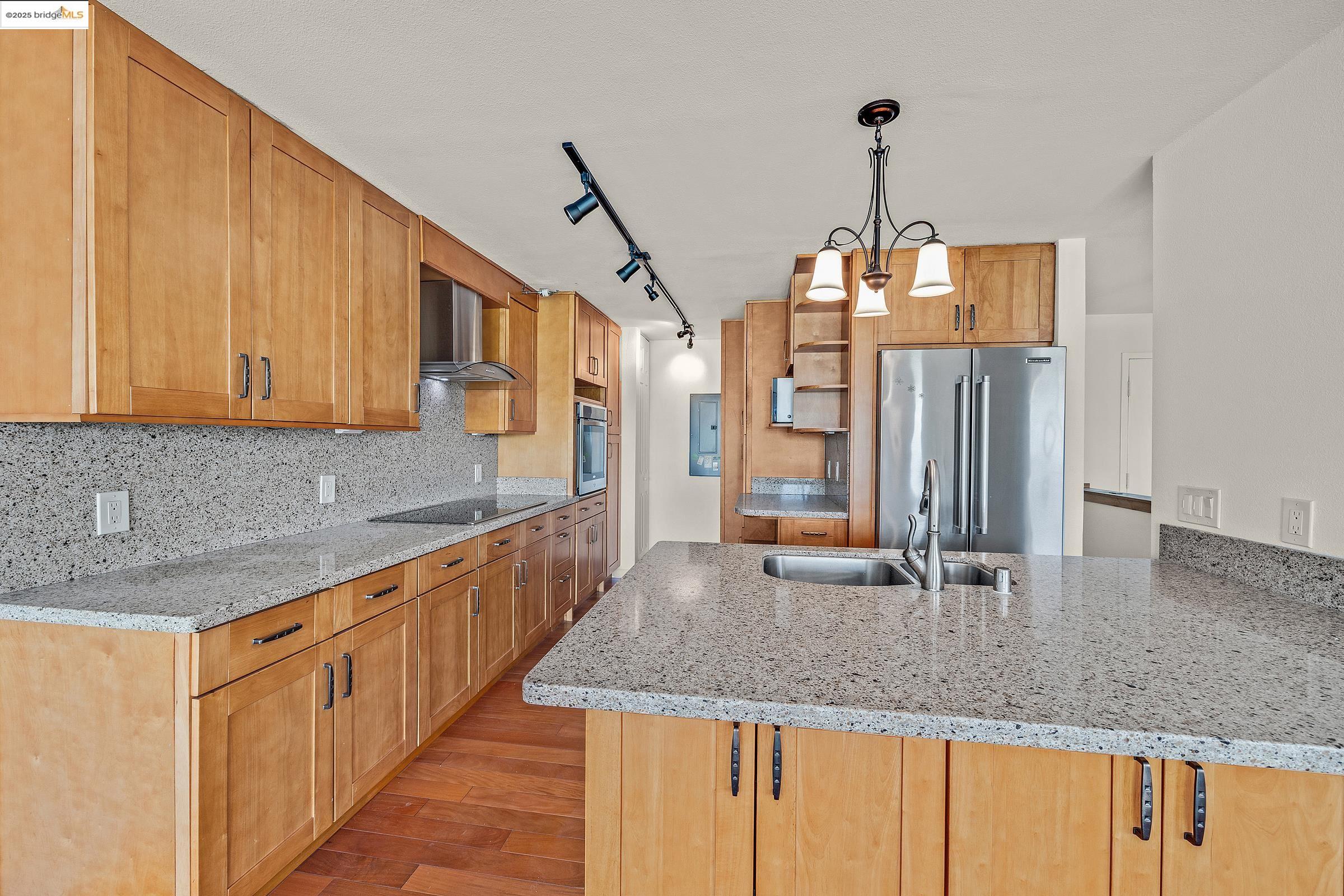 1205 Melville Sq 206