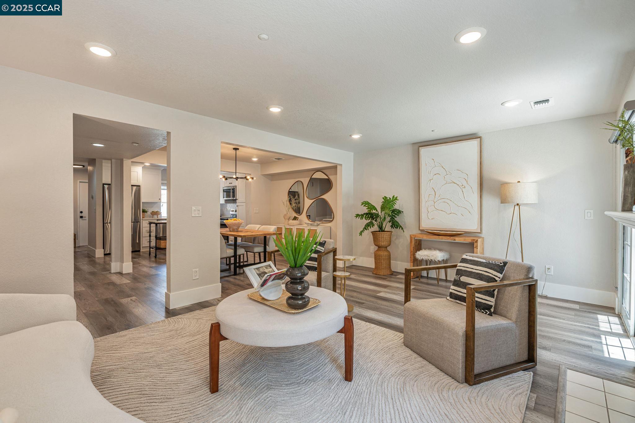 Detail Gallery Image 1 of 22 For 362 Columbia Cir, Benicia,  CA 94510 - 2 Beds | 2/1 Baths