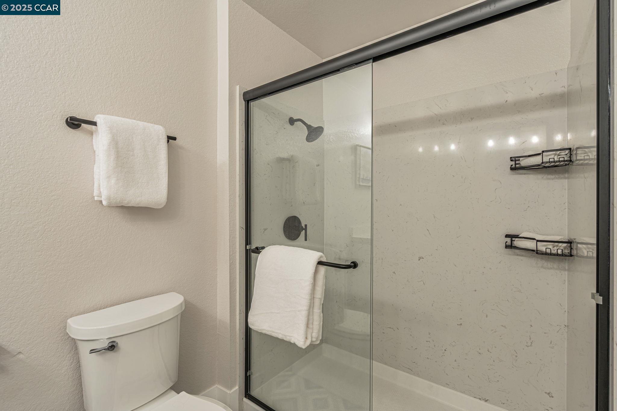 Detail Gallery Image 11 of 22 For 362 Columbia Cir, Benicia,  CA 94510 - 2 Beds | 2/1 Baths