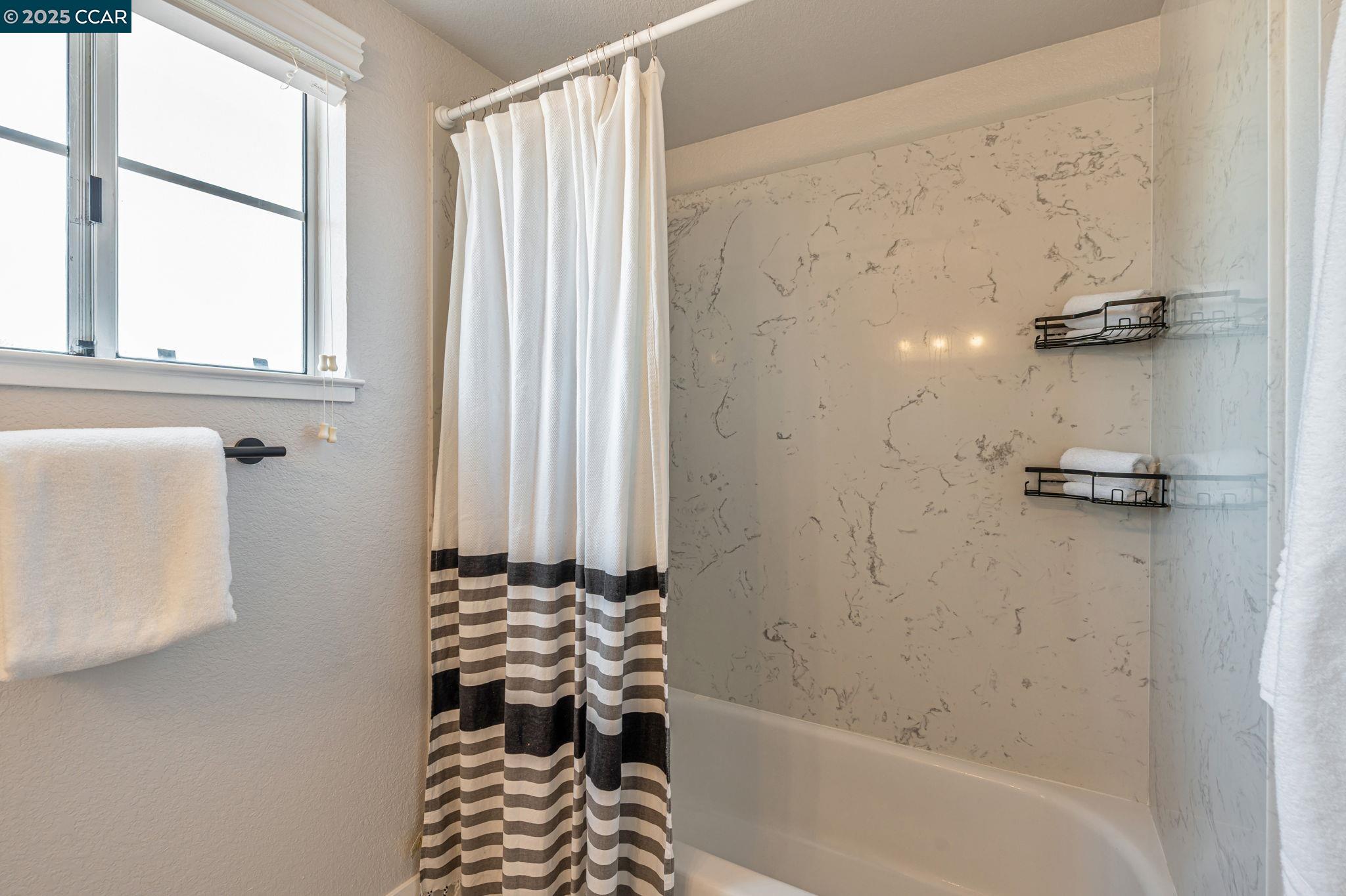 Detail Gallery Image 15 of 22 For 362 Columbia Cir, Benicia,  CA 94510 - 2 Beds | 2/1 Baths