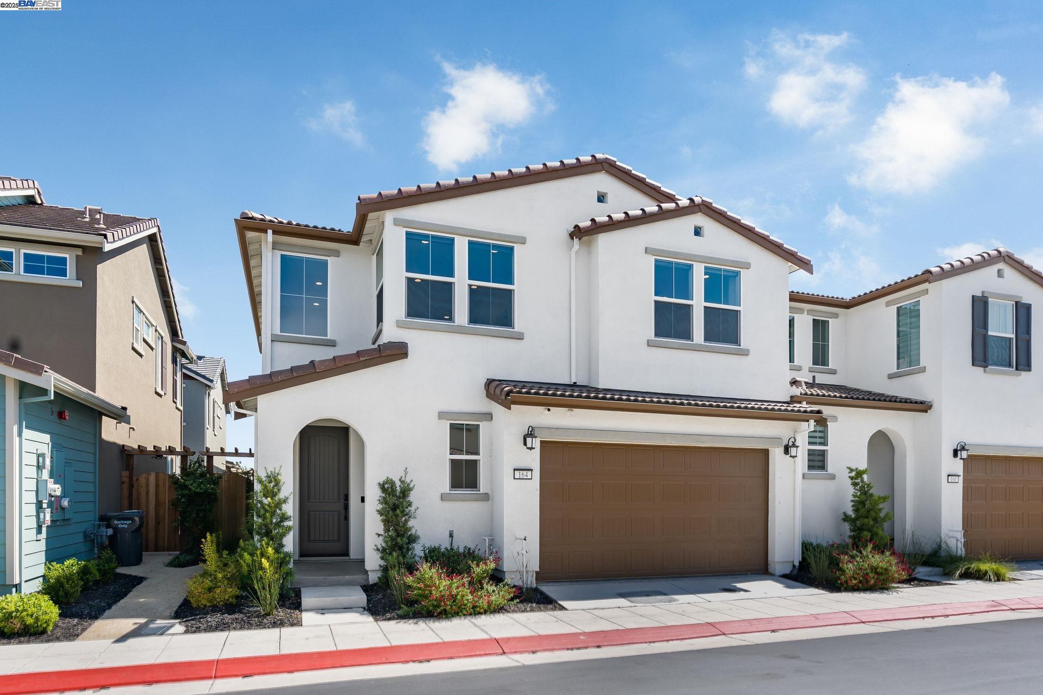 Detail Gallery Image 2 of 45 For 164 E Calder Dr, Mountain House,  CA 95391 - 3 Beds | 2/1 Baths