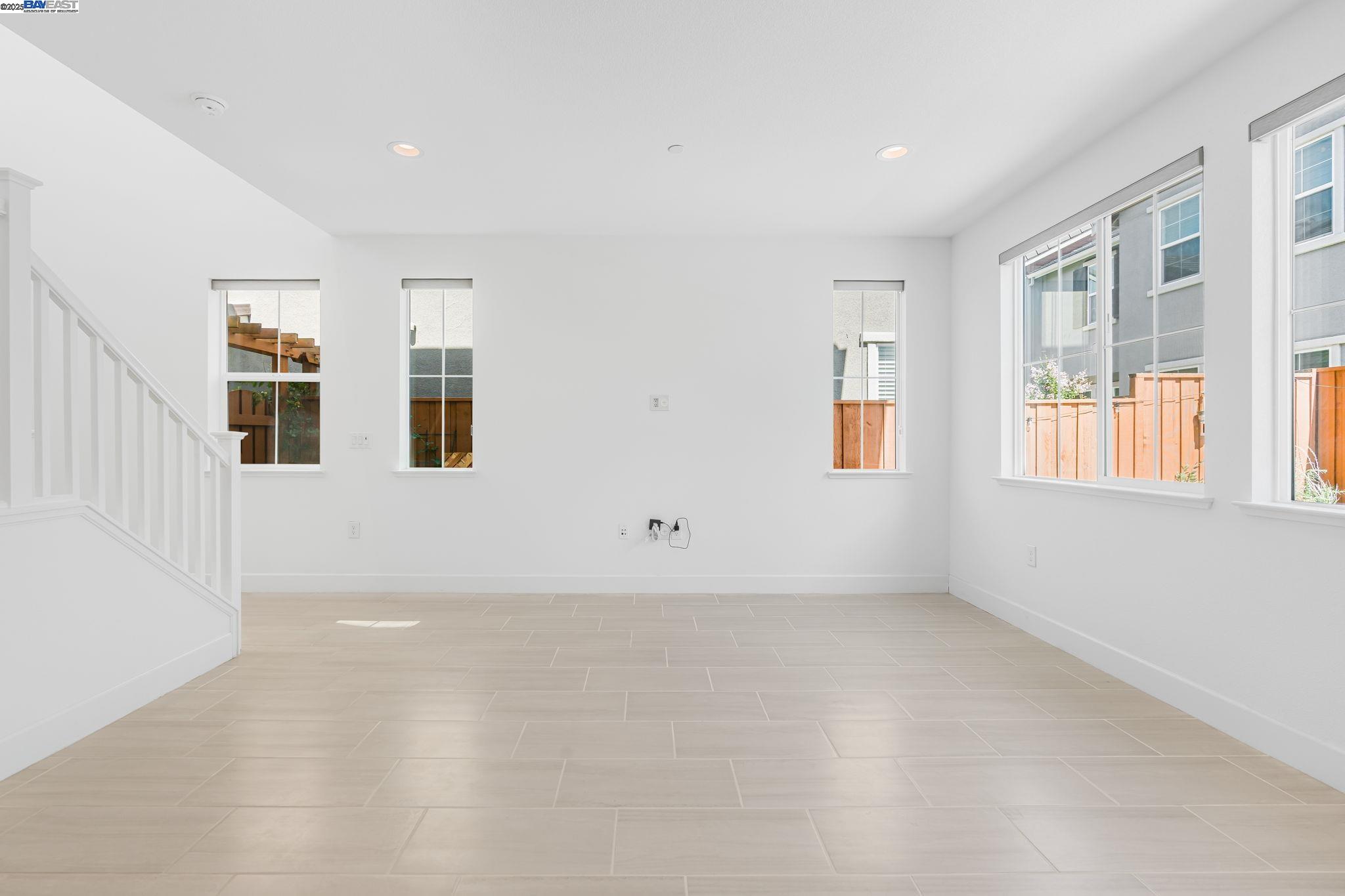 Detail Gallery Image 14 of 45 For 164 E Calder Dr, Mountain House,  CA 95391 - 3 Beds | 2/1 Baths