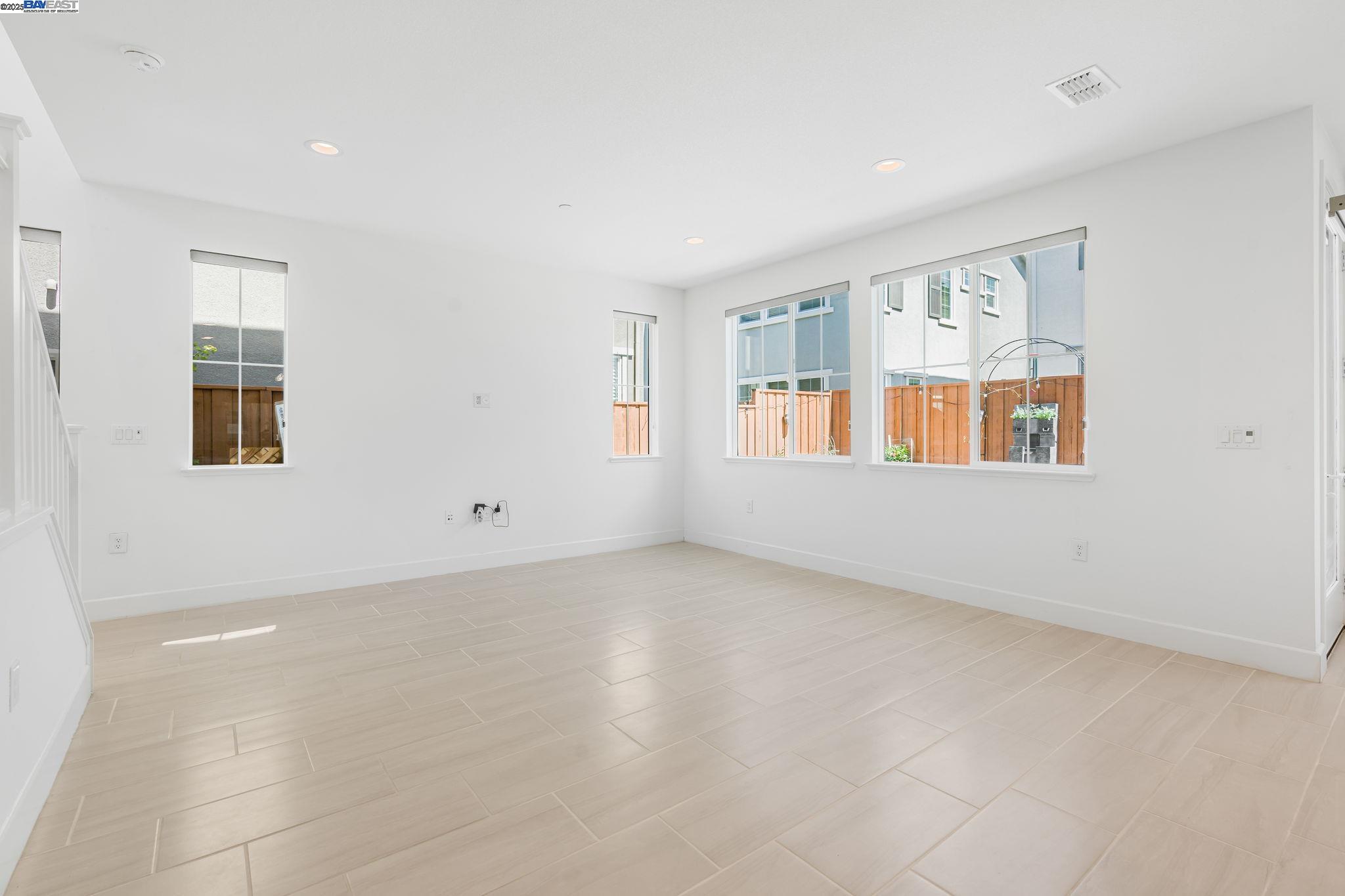 Detail Gallery Image 15 of 45 For 164 E Calder Dr, Mountain House,  CA 95391 - 3 Beds | 2/1 Baths