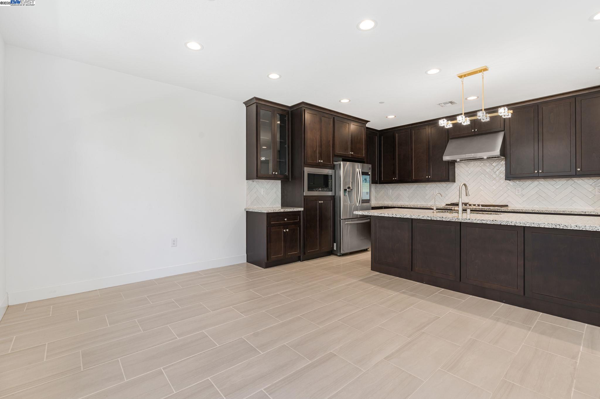 Detail Gallery Image 17 of 45 For 164 E Calder Dr, Mountain House,  CA 95391 - 3 Beds | 2/1 Baths