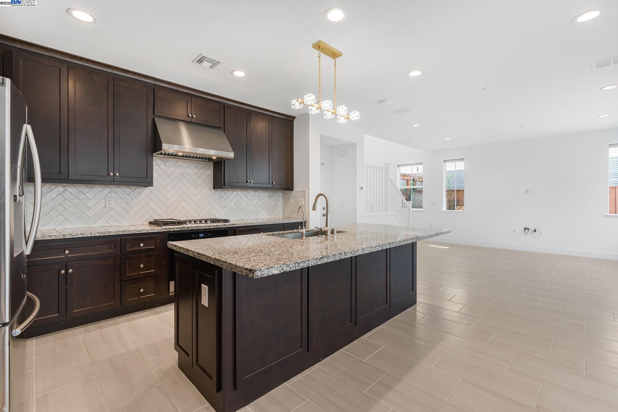 Detail Gallery Image 21 of 45 For 164 E Calder Dr, Mountain House,  CA 95391 - 3 Beds | 2/1 Baths