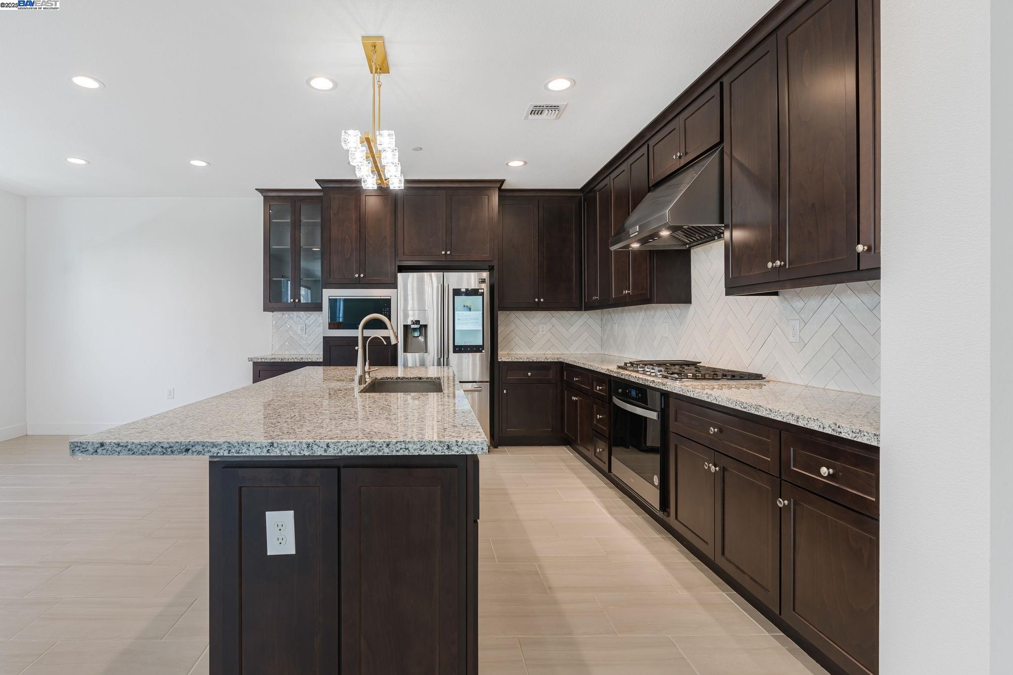 Detail Gallery Image 23 of 45 For 164 E Calder Dr, Mountain House,  CA 95391 - 3 Beds | 2/1 Baths