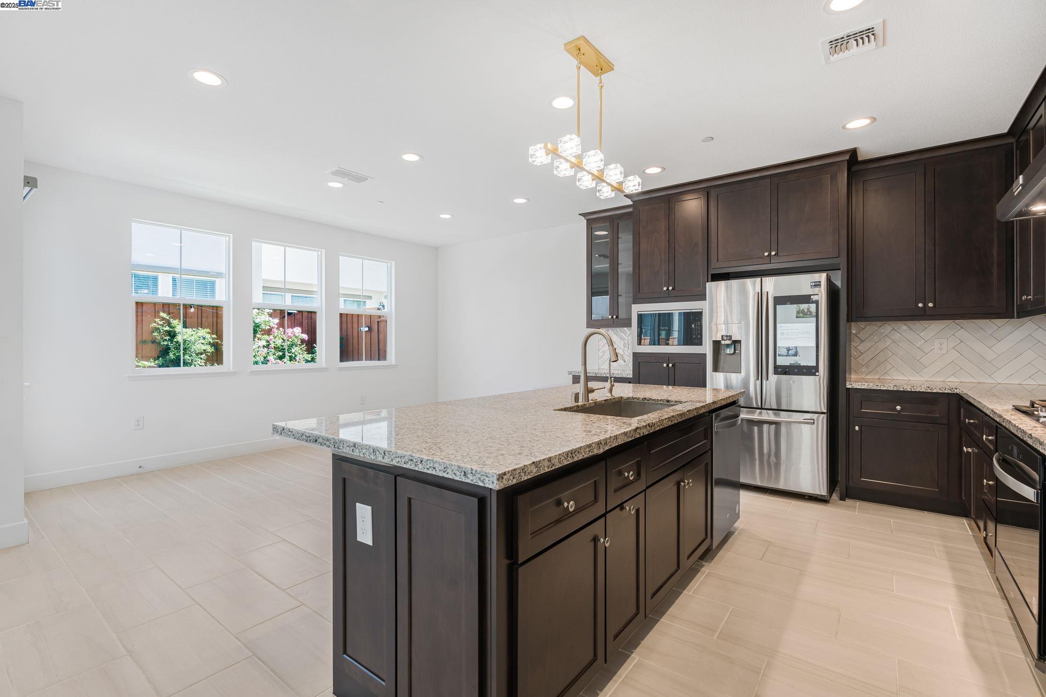 Detail Gallery Image 24 of 45 For 164 E Calder Dr, Mountain House,  CA 95391 - 3 Beds | 2/1 Baths