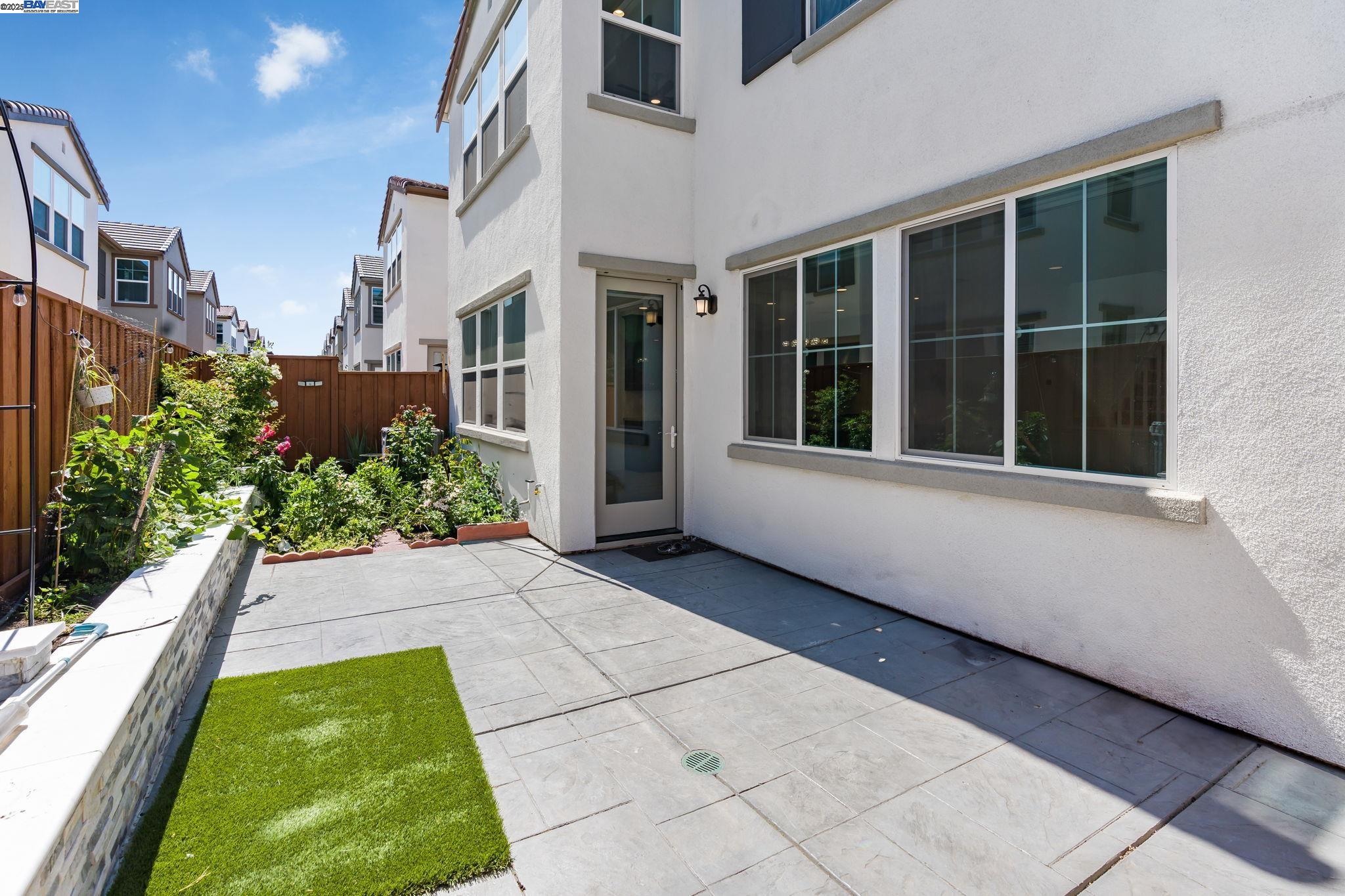 Detail Gallery Image 5 of 45 For 164 E Calder Dr, Mountain House,  CA 95391 - 3 Beds | 2/1 Baths