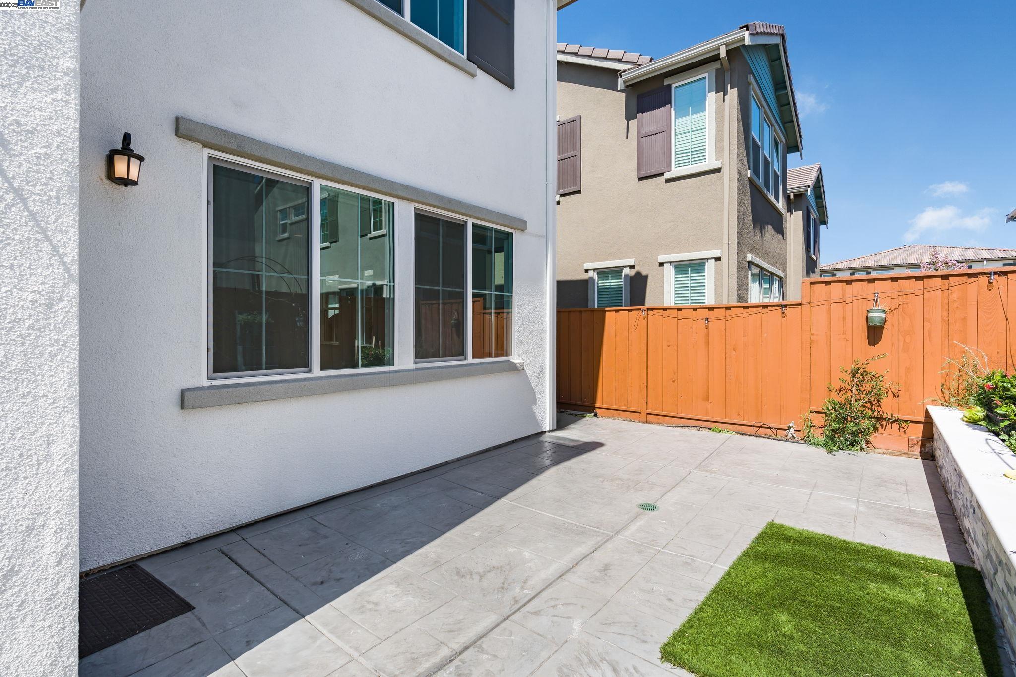 Detail Gallery Image 7 of 45 For 164 E Calder Dr, Mountain House,  CA 95391 - 3 Beds | 2/1 Baths