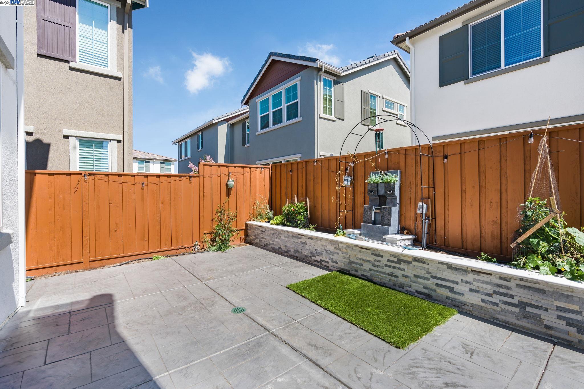 Detail Gallery Image 8 of 45 For 164 E Calder Dr, Mountain House,  CA 95391 - 3 Beds | 2/1 Baths