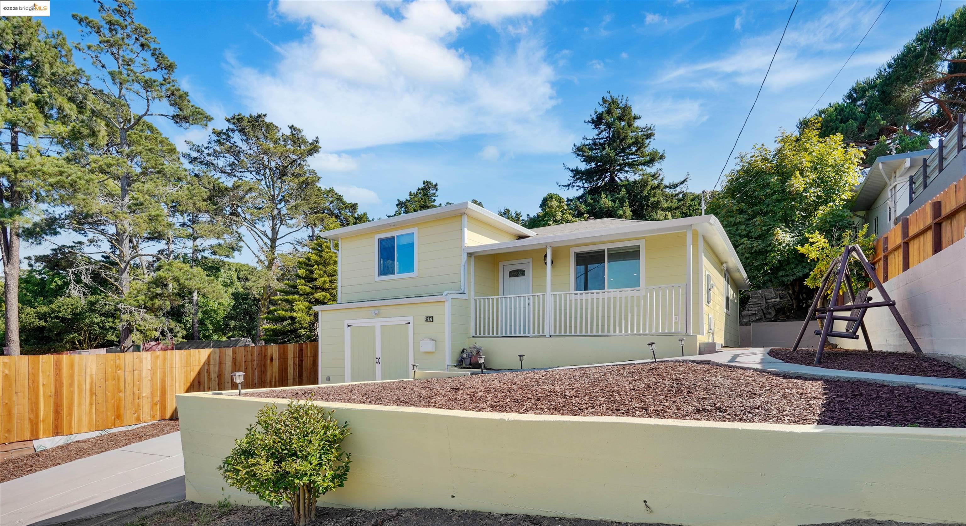 Detail Gallery Image 2 of 56 For 3977 La Cima Road, El Sobrante,  CA 94803 - 2 Beds | 1 Baths