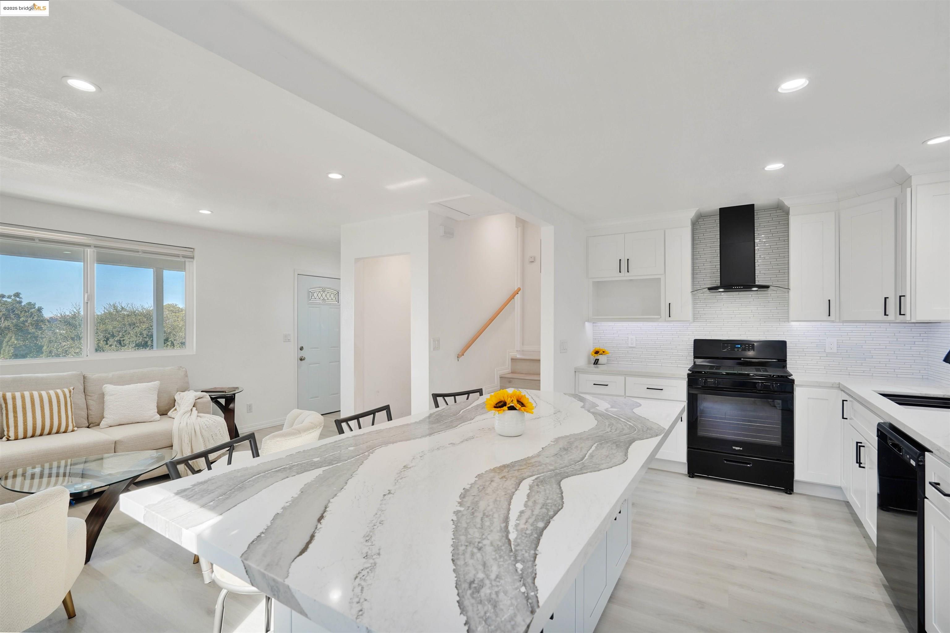 Detail Gallery Image 15 of 56 For 3977 La Cima Road, El Sobrante,  CA 94803 - 2 Beds | 1 Baths