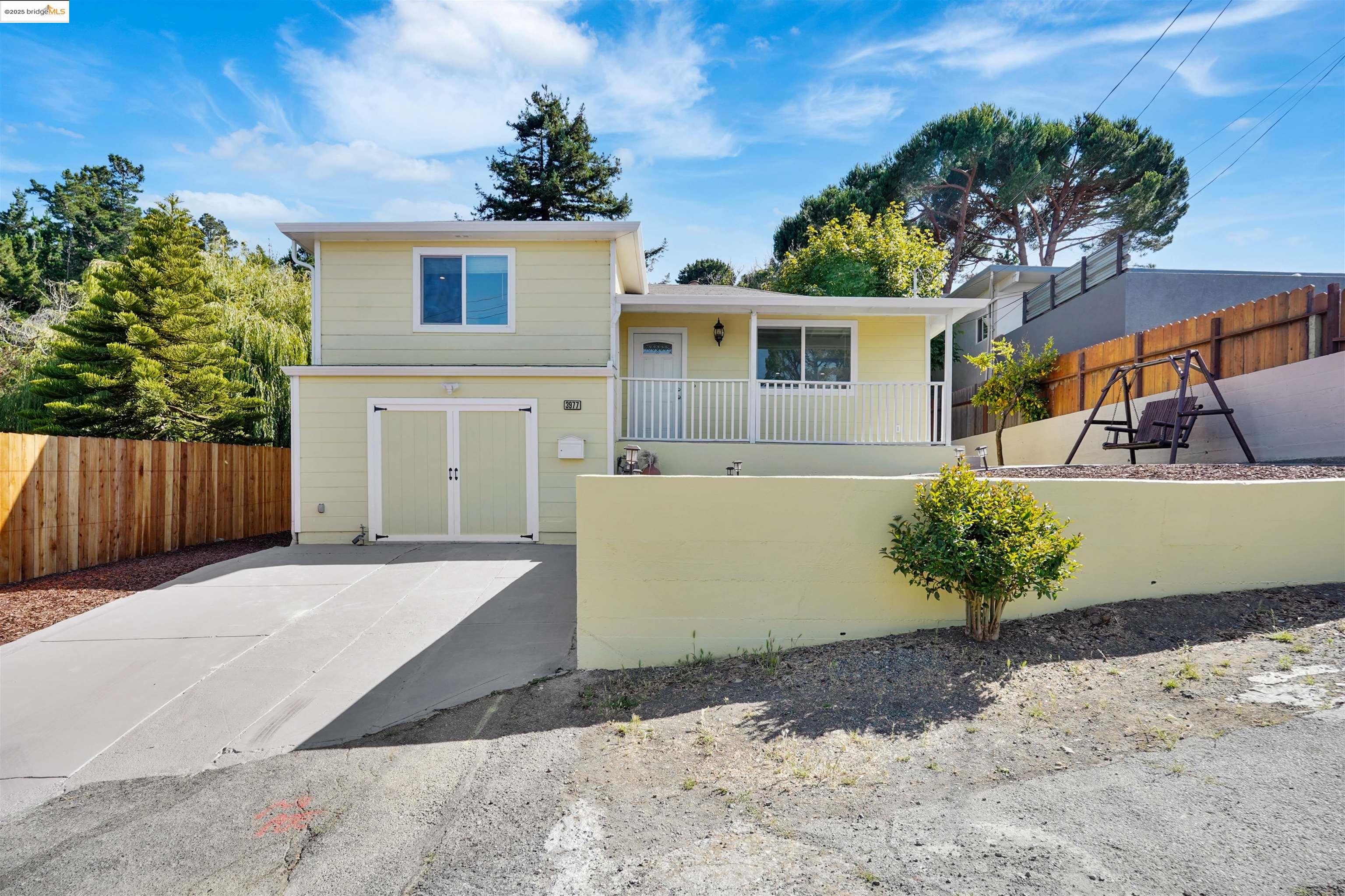 Detail Gallery Image 4 of 56 For 3977 La Cima Road, El Sobrante,  CA 94803 - 2 Beds | 1 Baths
