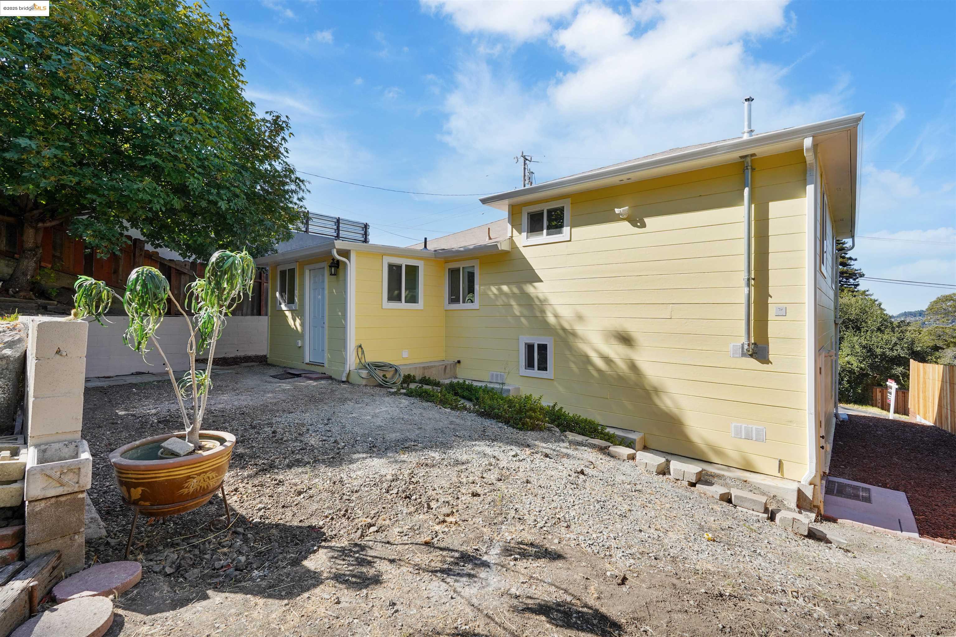 Detail Gallery Image 39 of 56 For 3977 La Cima Road, El Sobrante,  CA 94803 - 2 Beds | 1 Baths