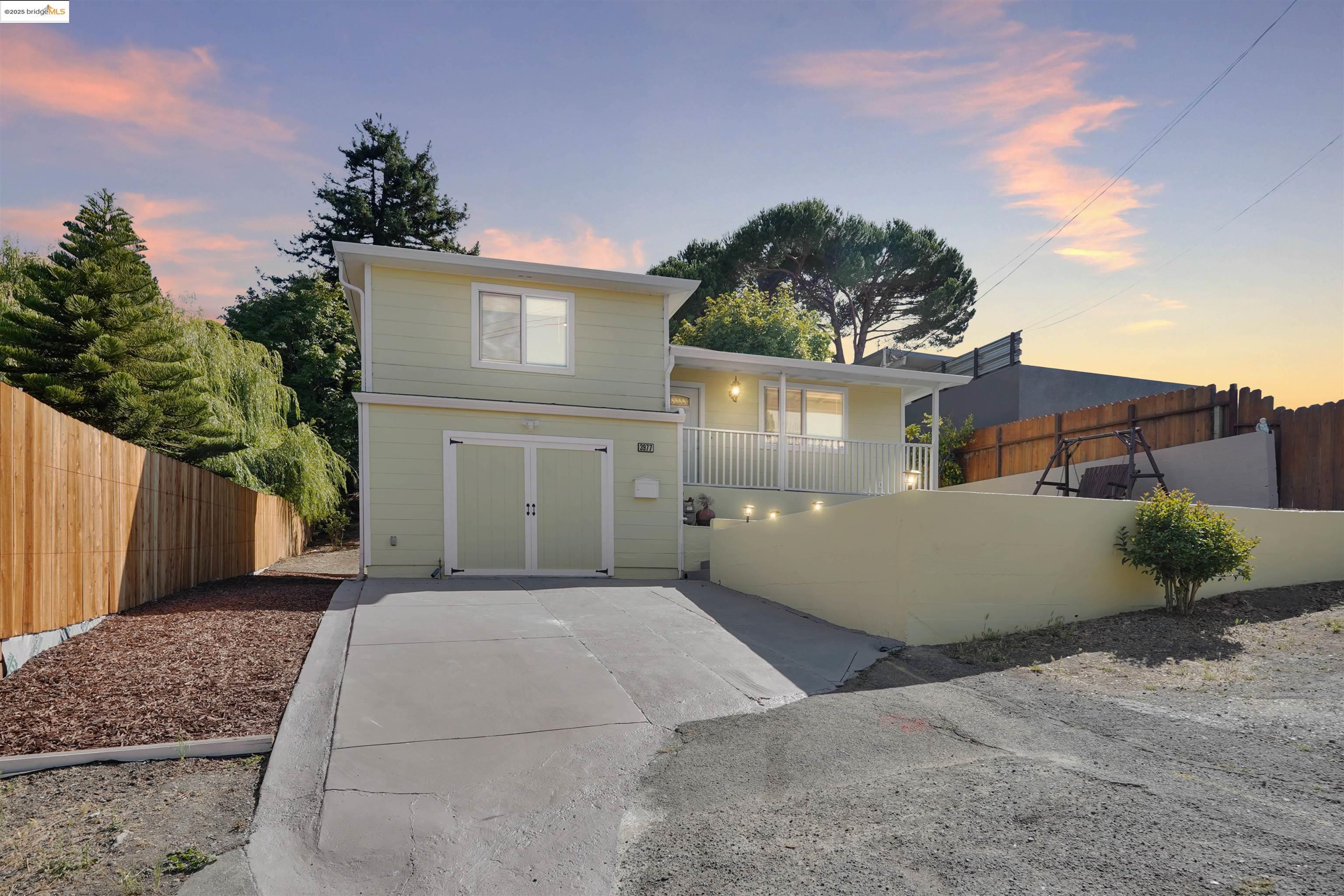 Detail Gallery Image 5 of 56 For 3977 La Cima Road, El Sobrante,  CA 94803 - 2 Beds | 1 Baths