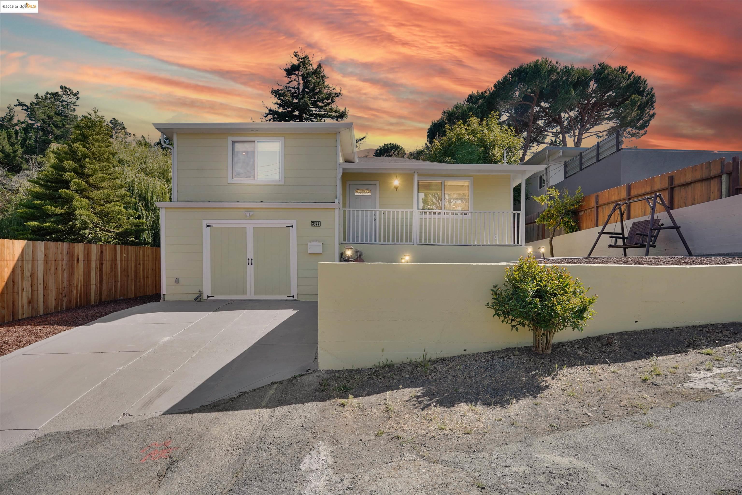 Detail Gallery Image 8 of 56 For 3977 La Cima Road, El Sobrante,  CA 94803 - 2 Beds | 1 Baths