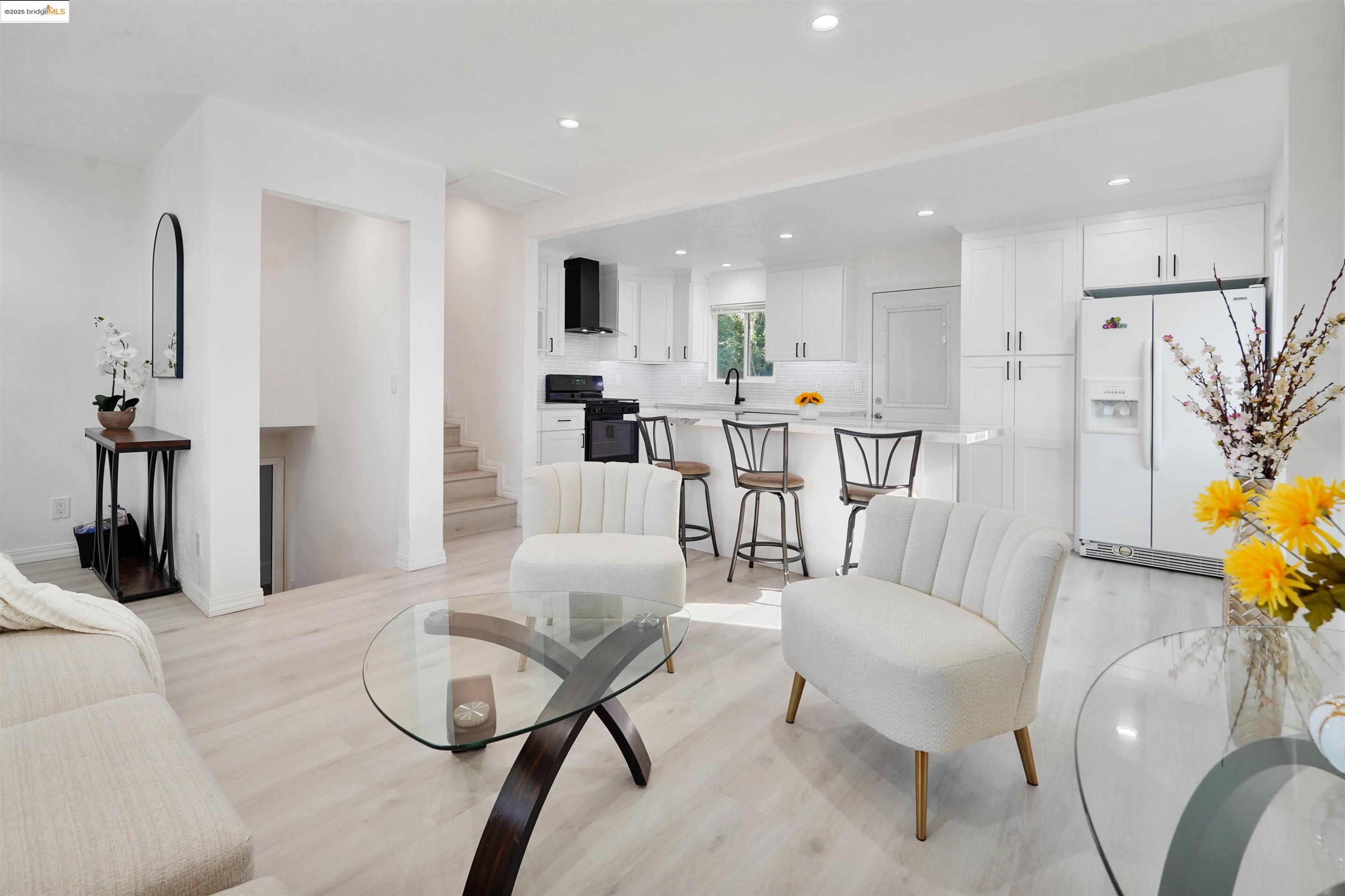 Detail Gallery Image 9 of 56 For 3977 La Cima Road, El Sobrante,  CA 94803 - 2 Beds | 1 Baths