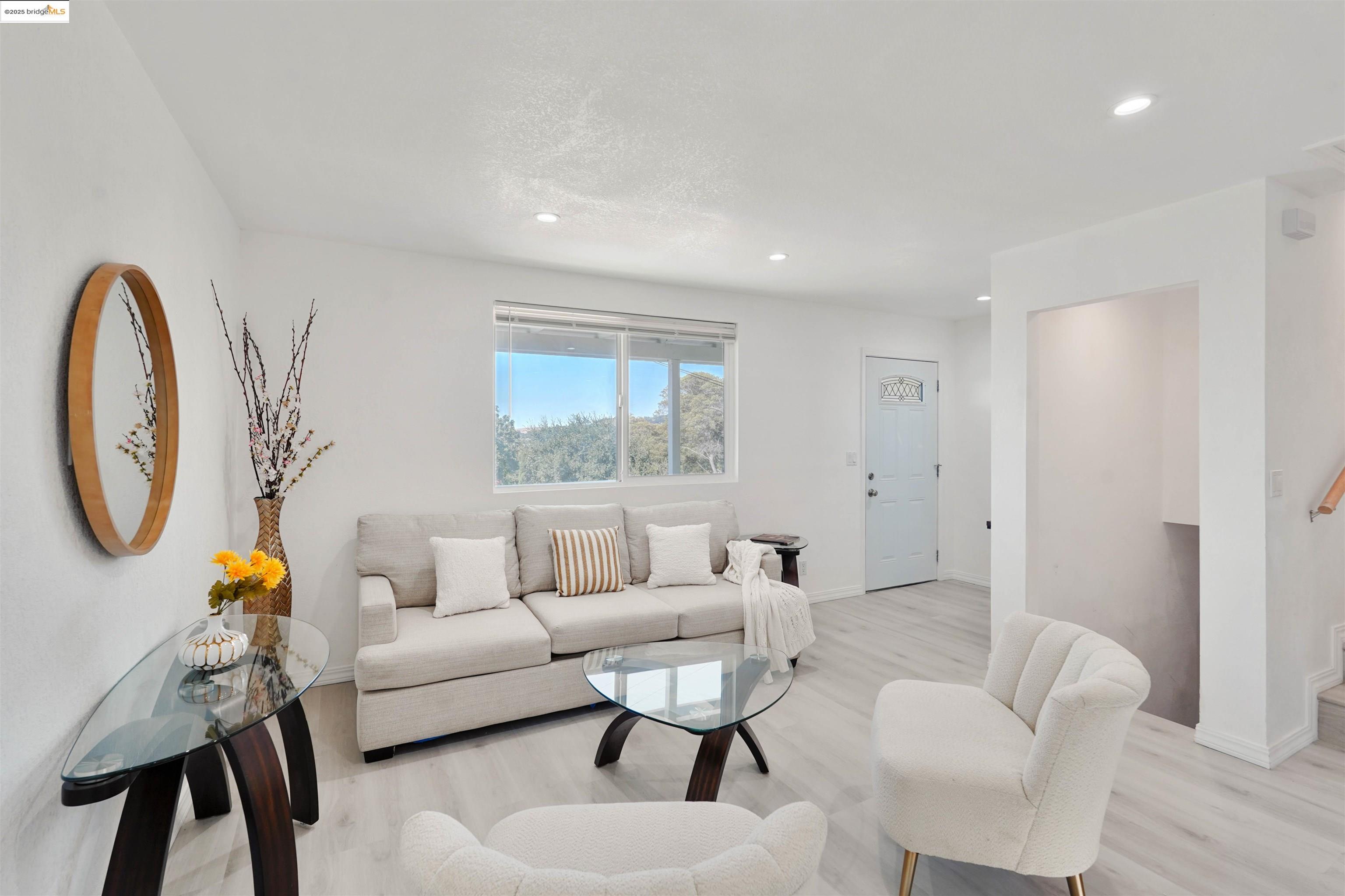 Detail Gallery Image 10 of 56 For 3977 La Cima Road, El Sobrante,  CA 94803 - 2 Beds | 1 Baths