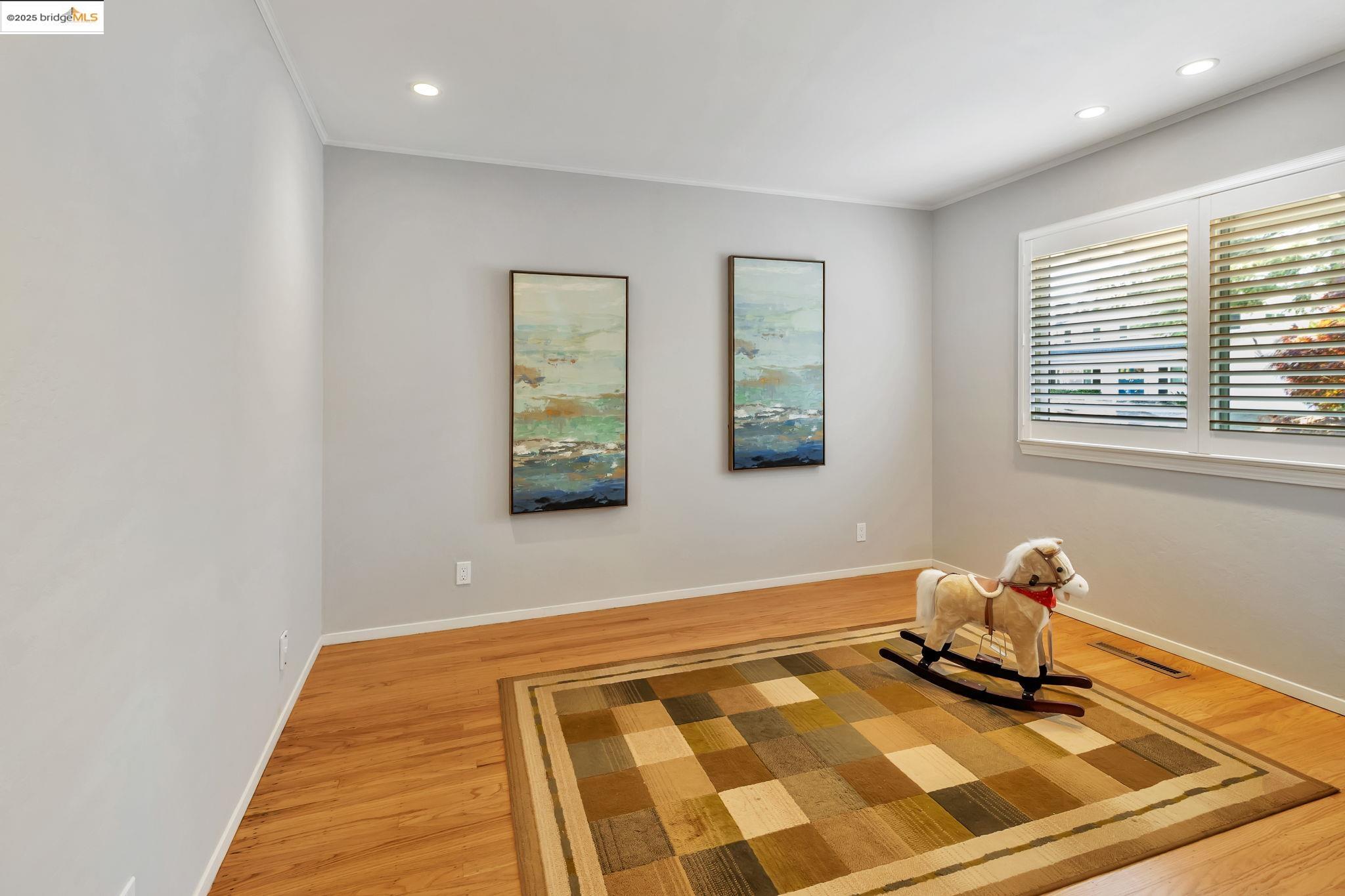 Detail Gallery Image 25 of 42 For 62 Warfield Dr, Moraga,  CA 94556-1122 - 4 Beds | 2 Baths