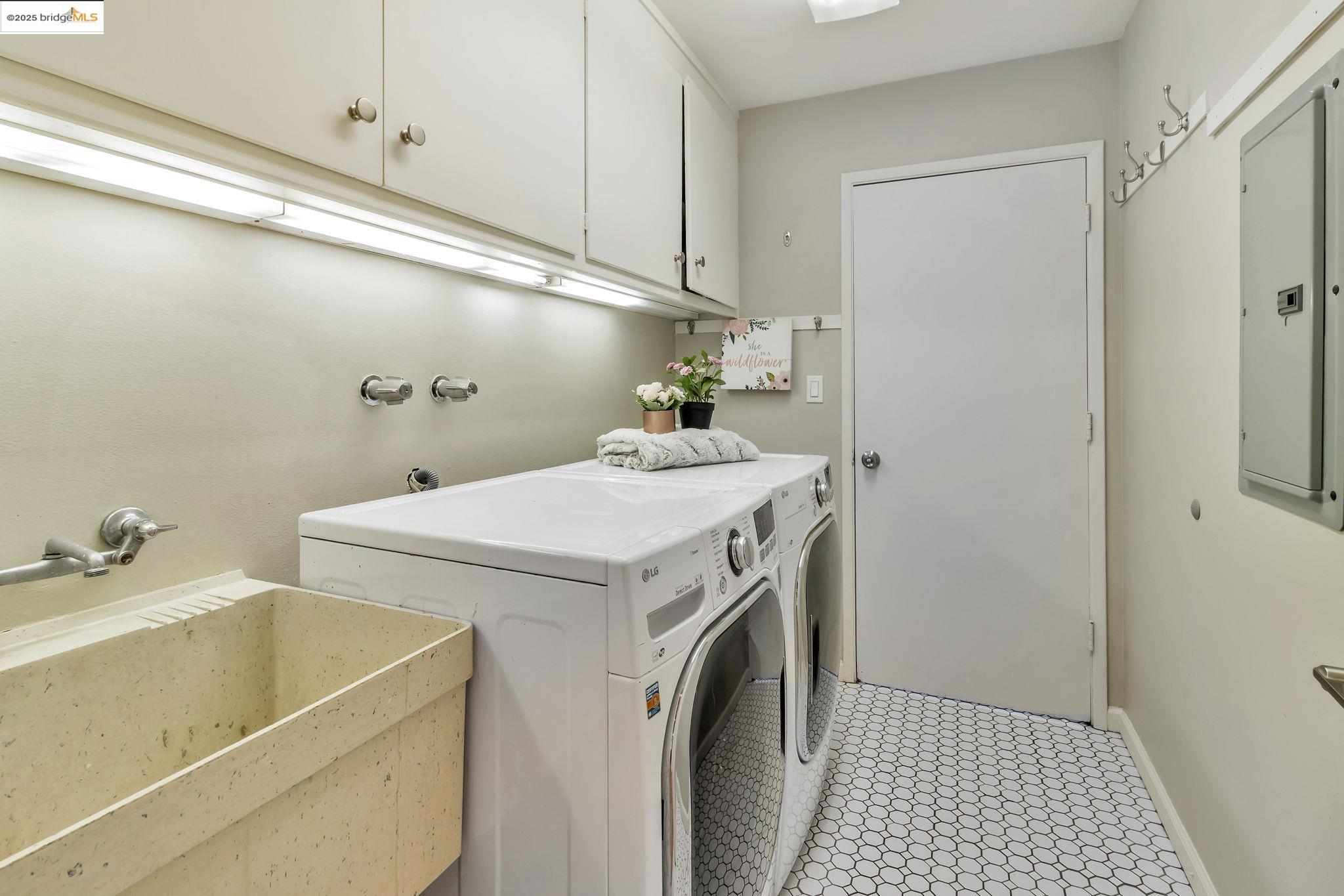 Detail Gallery Image 34 of 42 For 62 Warfield Dr, Moraga,  CA 94556-1122 - 4 Beds | 2 Baths