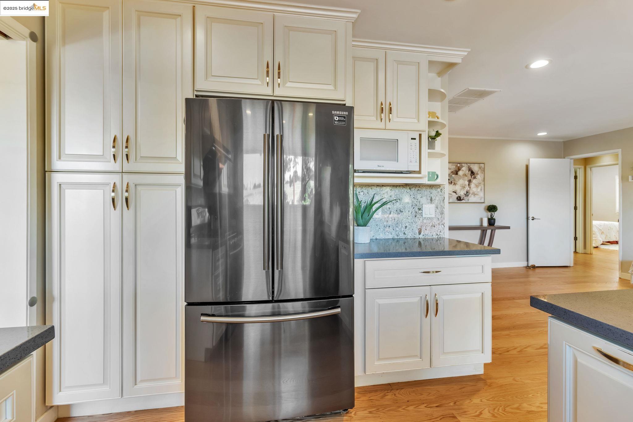 Detail Gallery Image 8 of 42 For 62 Warfield Dr, Moraga,  CA 94556-1122 - 4 Beds | 2 Baths