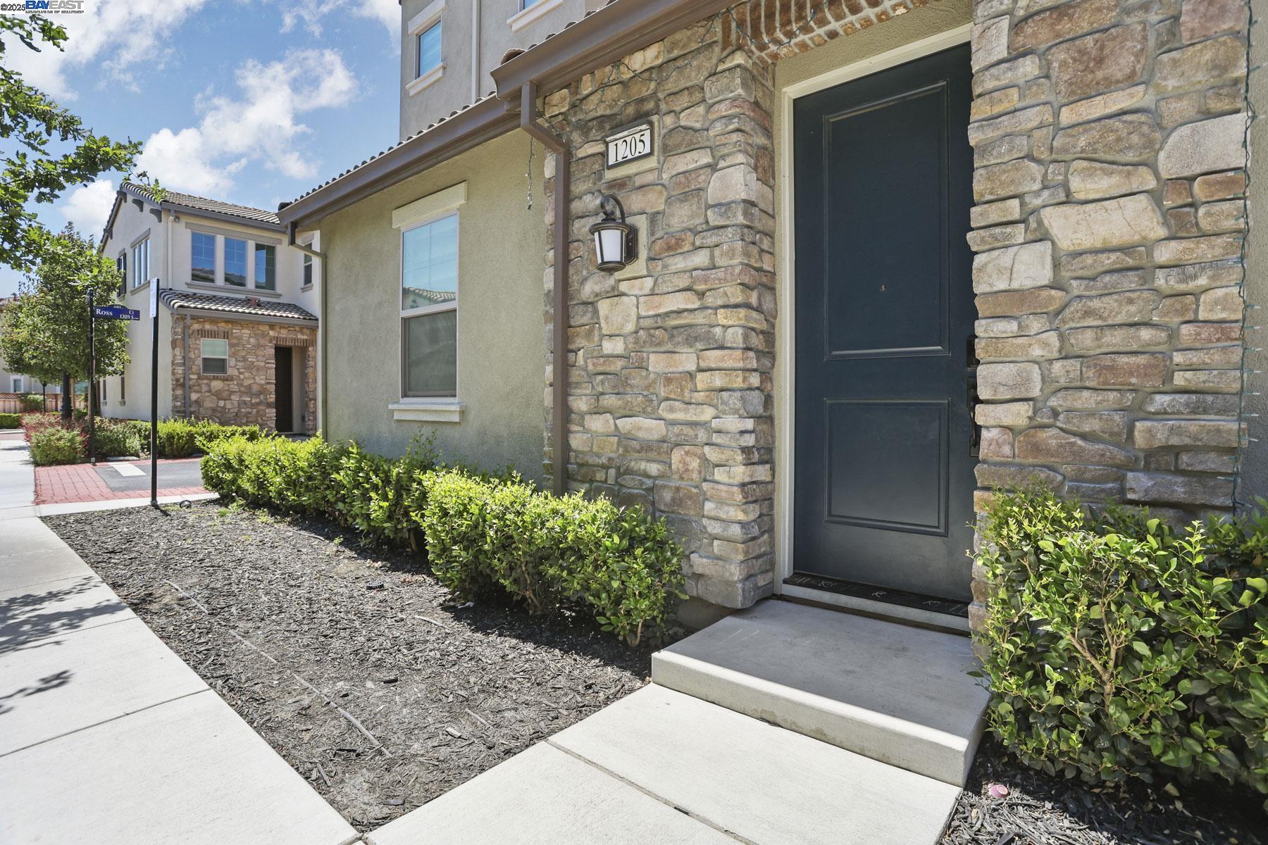 Detail Gallery Image 17 of 53 For 1205 S Ross Ct, Mountain House,  CA 95391 - 3 Beds | 2/1 Baths