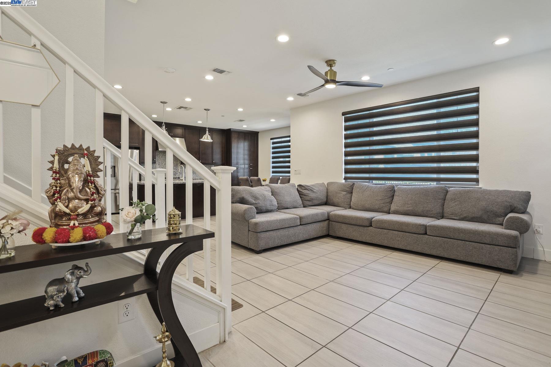 Detail Gallery Image 19 of 53 For 1205 S Ross Ct, Mountain House,  CA 95391 - 3 Beds | 2/1 Baths