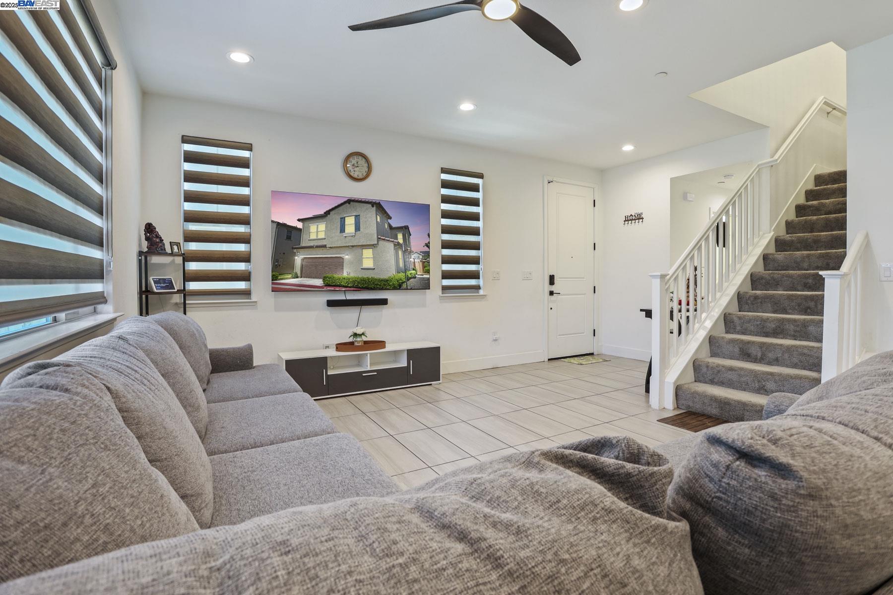 Detail Gallery Image 21 of 53 For 1205 S Ross Ct, Mountain House,  CA 95391 - 3 Beds | 2/1 Baths