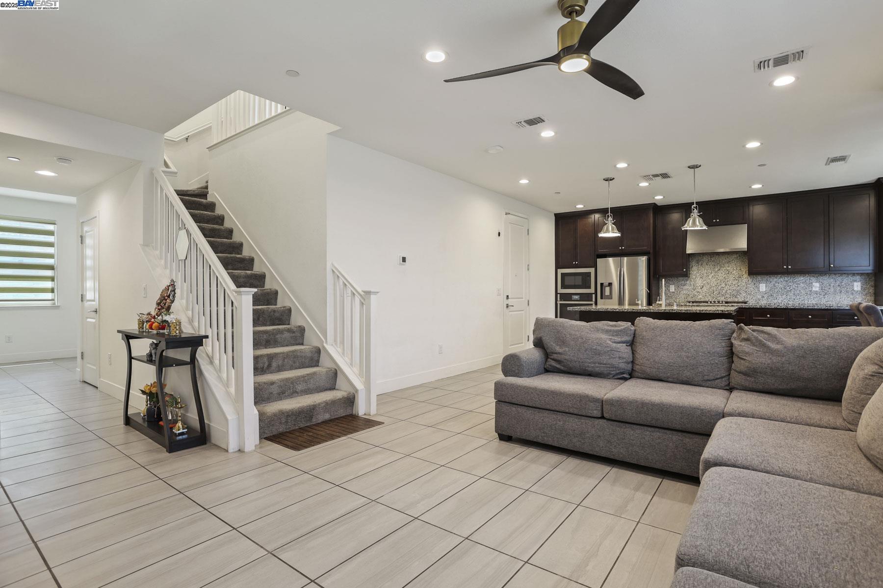 Detail Gallery Image 22 of 53 For 1205 S Ross Ct, Mountain House,  CA 95391 - 3 Beds | 2/1 Baths