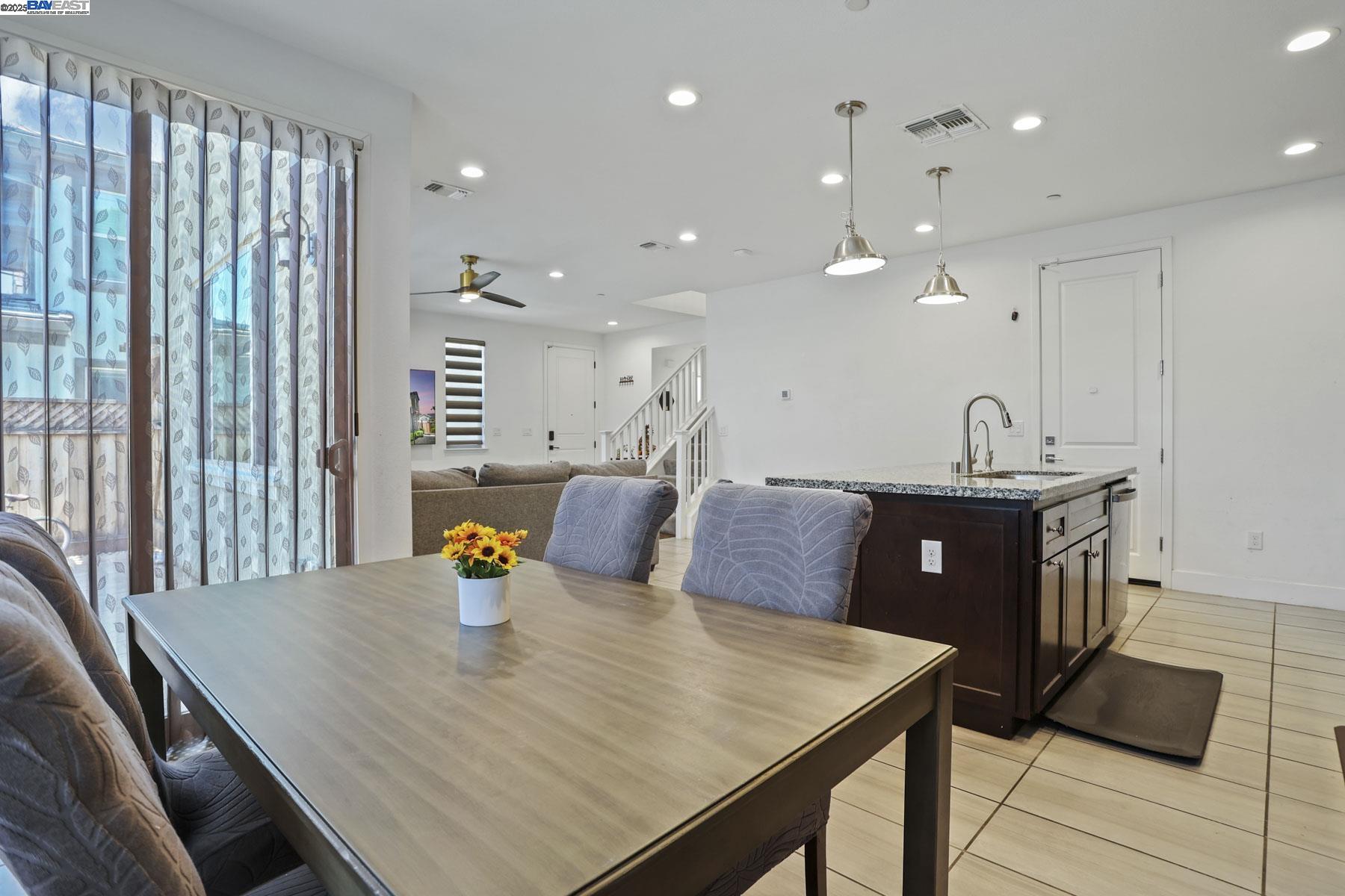 Detail Gallery Image 27 of 53 For 1205 S Ross Ct, Mountain House,  CA 95391 - 3 Beds | 2/1 Baths