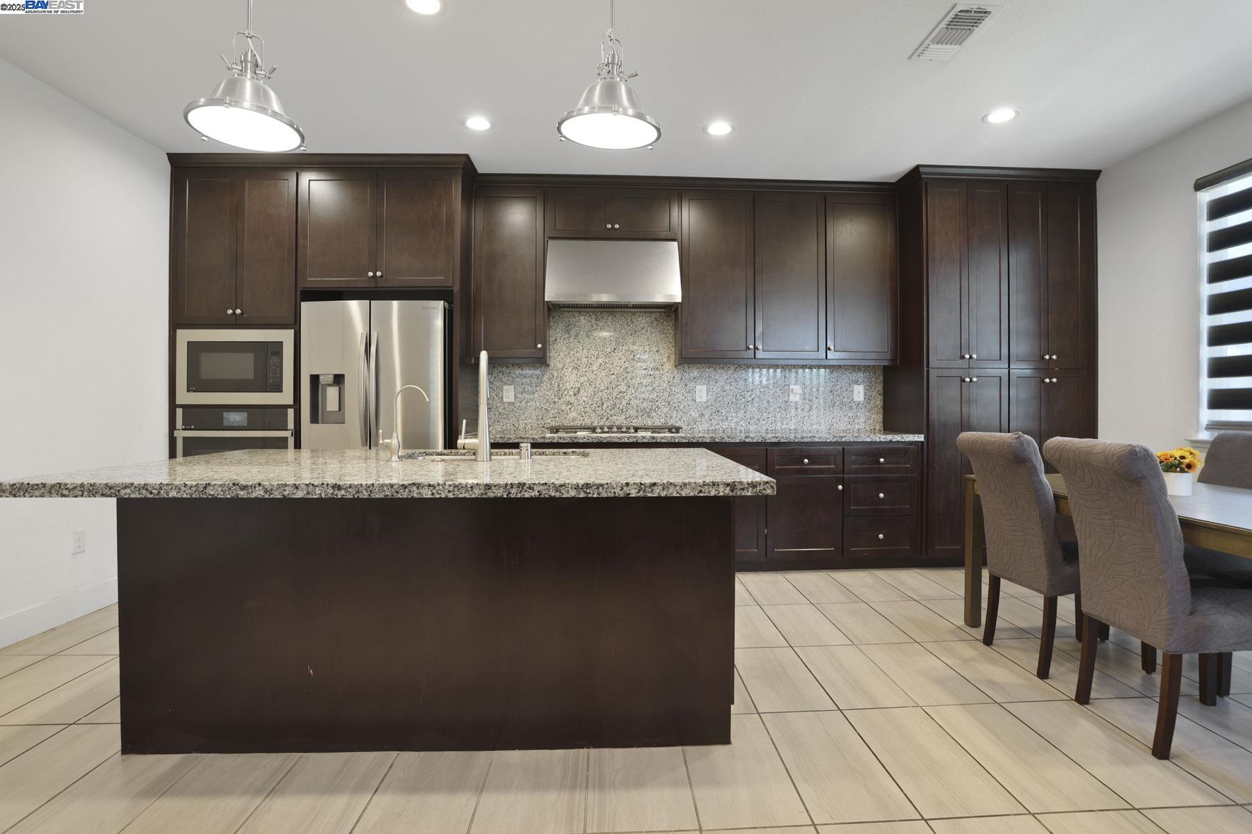 Detail Gallery Image 29 of 53 For 1205 S Ross Ct, Mountain House,  CA 95391 - 3 Beds | 2/1 Baths