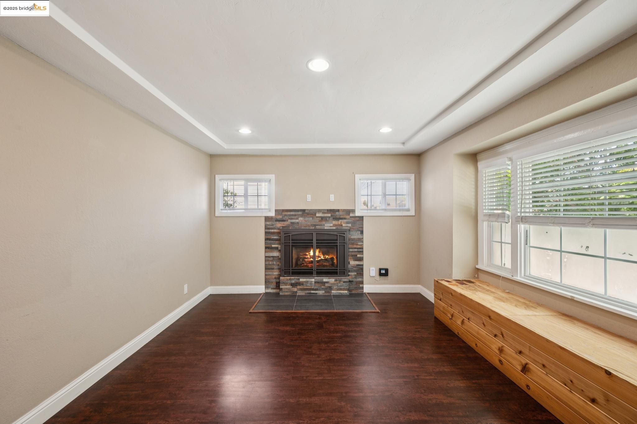 Detail Gallery Image 11 of 60 For 1063 32nd St, Oakland,  CA 94608 - 4 Beds | 3 Baths