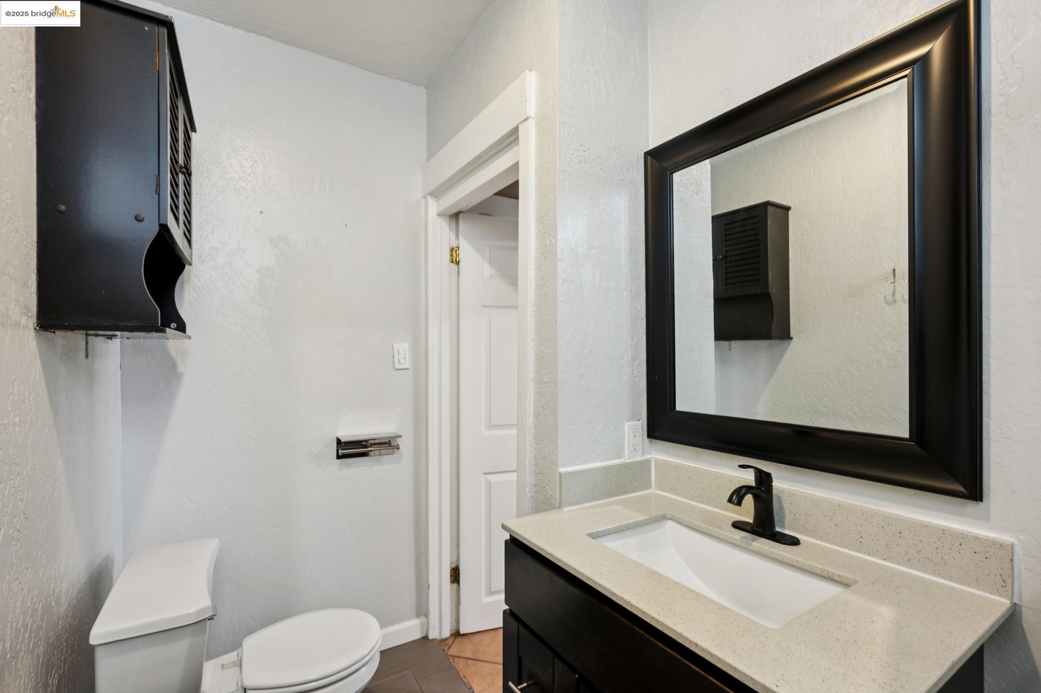 Detail Gallery Image 20 of 60 For 1063 32nd St, Oakland,  CA 94608 - 4 Beds | 3 Baths