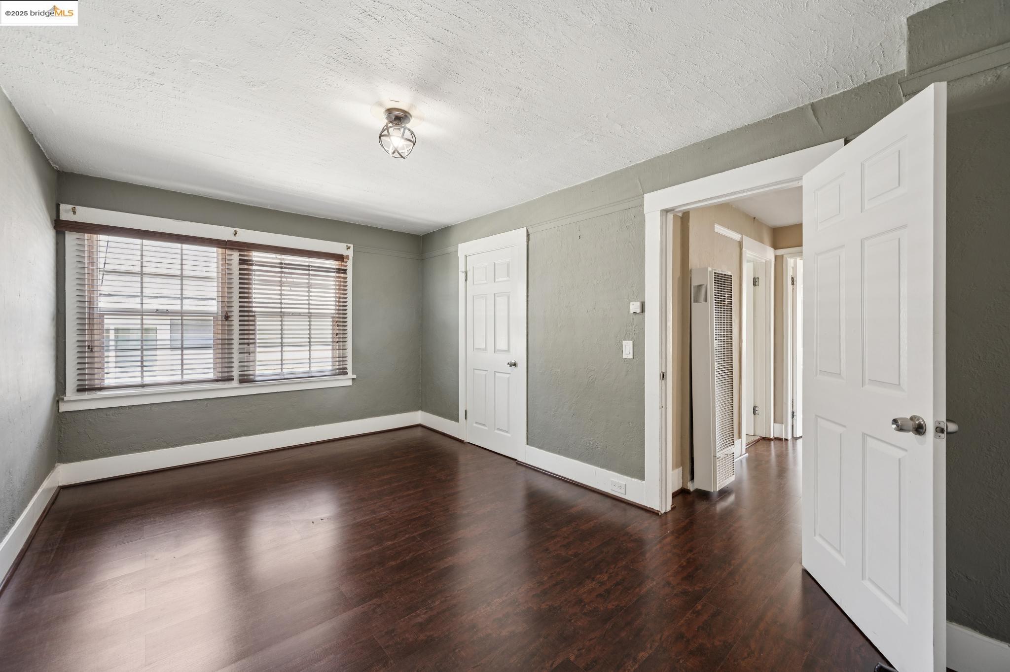 Detail Gallery Image 34 of 60 For 1063 32nd St, Oakland,  CA 94608 - 4 Beds | 3 Baths