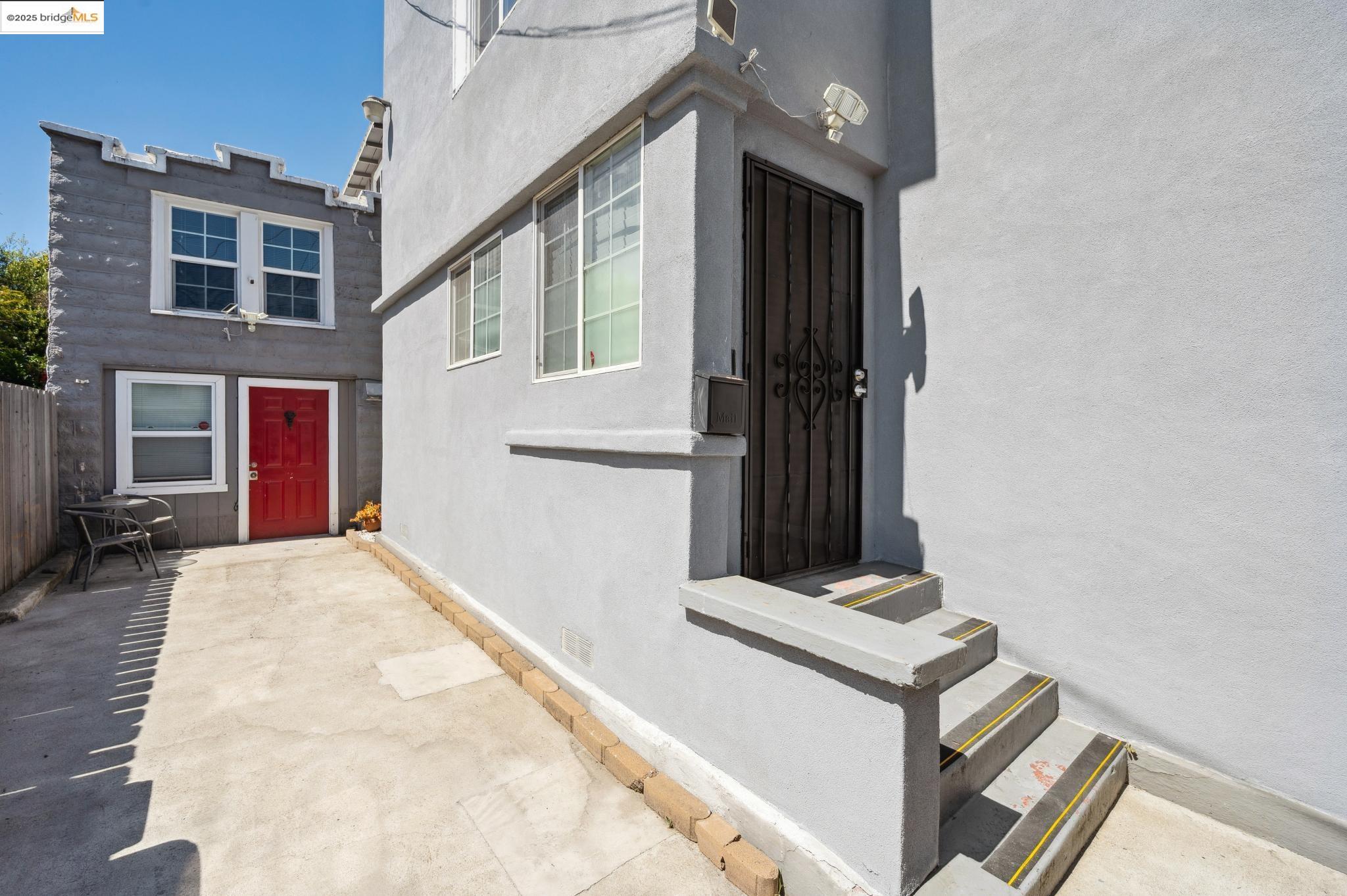 Detail Gallery Image 37 of 60 For 1063 32nd St, Oakland,  CA 94608 - 4 Beds | 3 Baths
