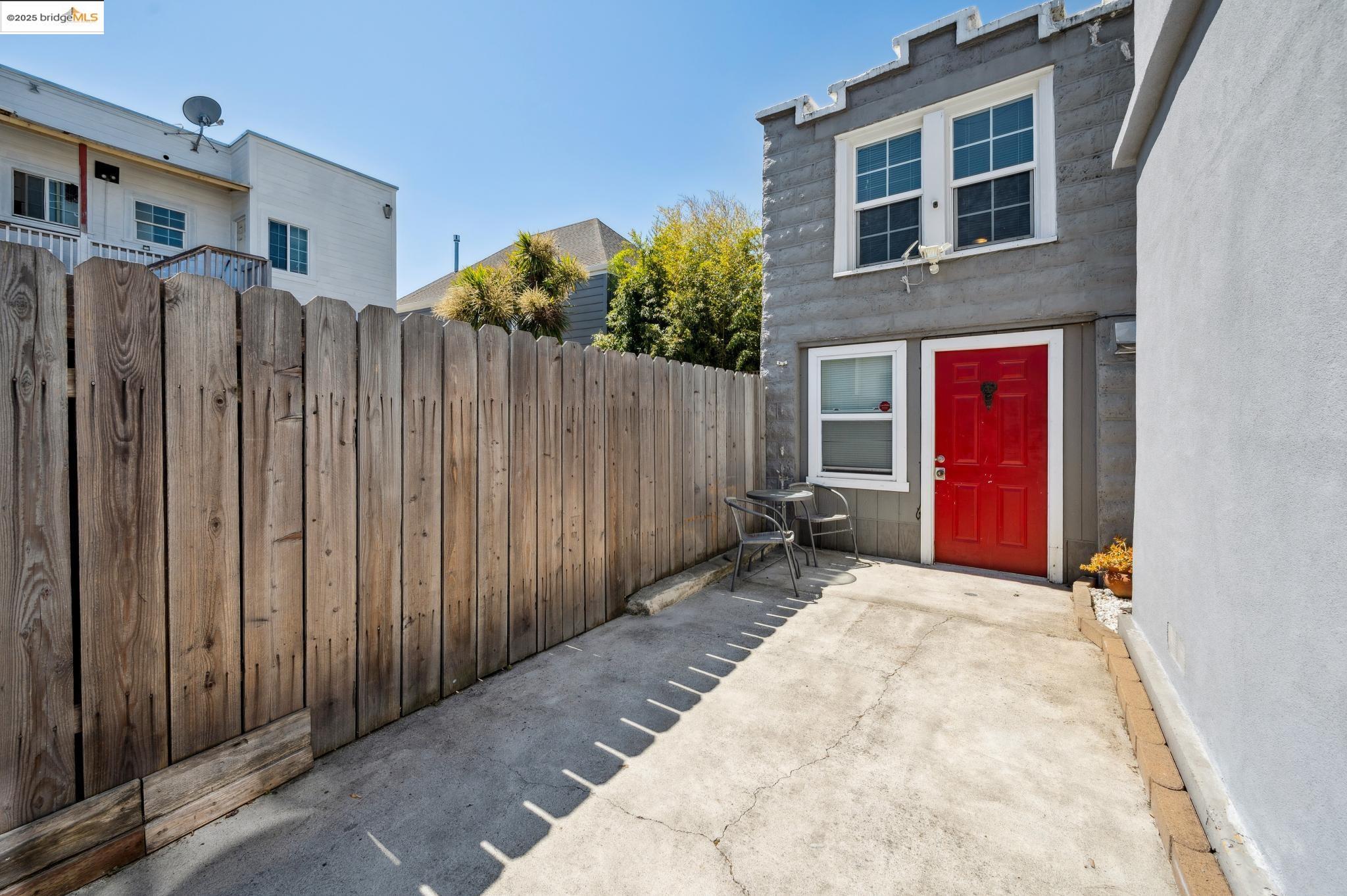 Detail Gallery Image 38 of 60 For 1063 32nd St, Oakland,  CA 94608 - 4 Beds | 3 Baths