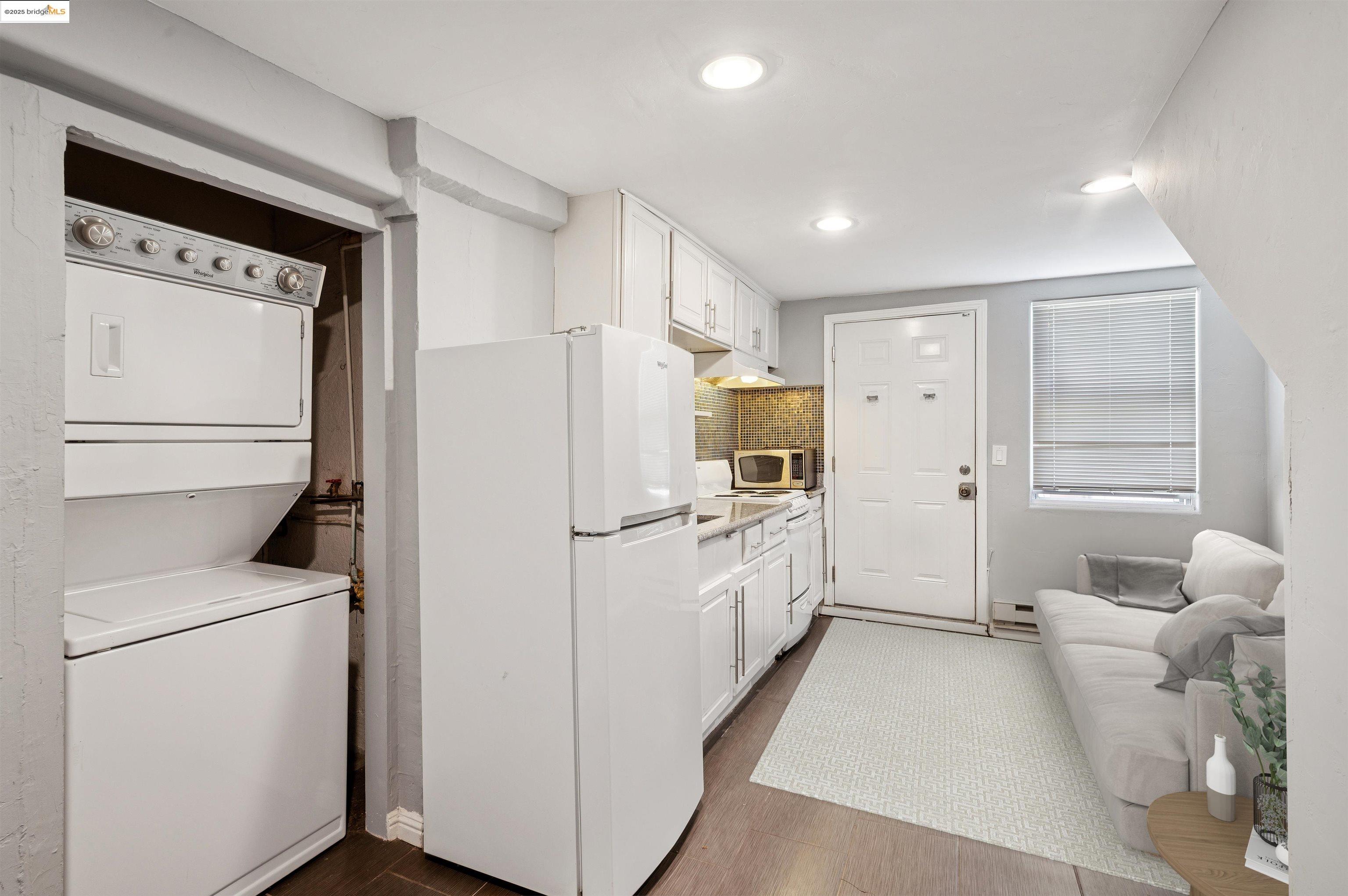 Detail Gallery Image 41 of 60 For 1063 32nd St, Oakland,  CA 94608 - 4 Beds | 3 Baths