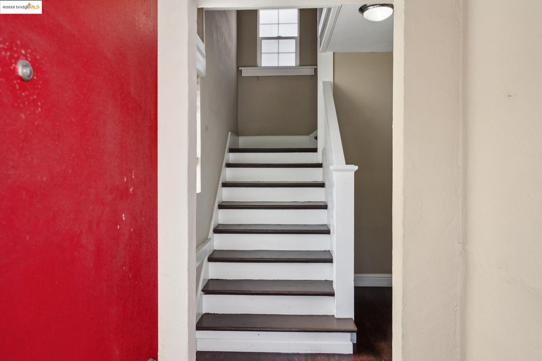 Detail Gallery Image 6 of 60 For 1063 32nd St, Oakland,  CA 94608 - 4 Beds | 3 Baths