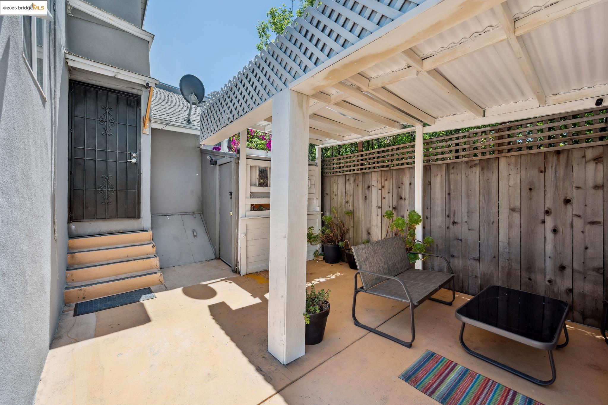 Detail Gallery Image 54 of 60 For 1063 32nd St, Oakland,  CA 94608 - 4 Beds | 3 Baths