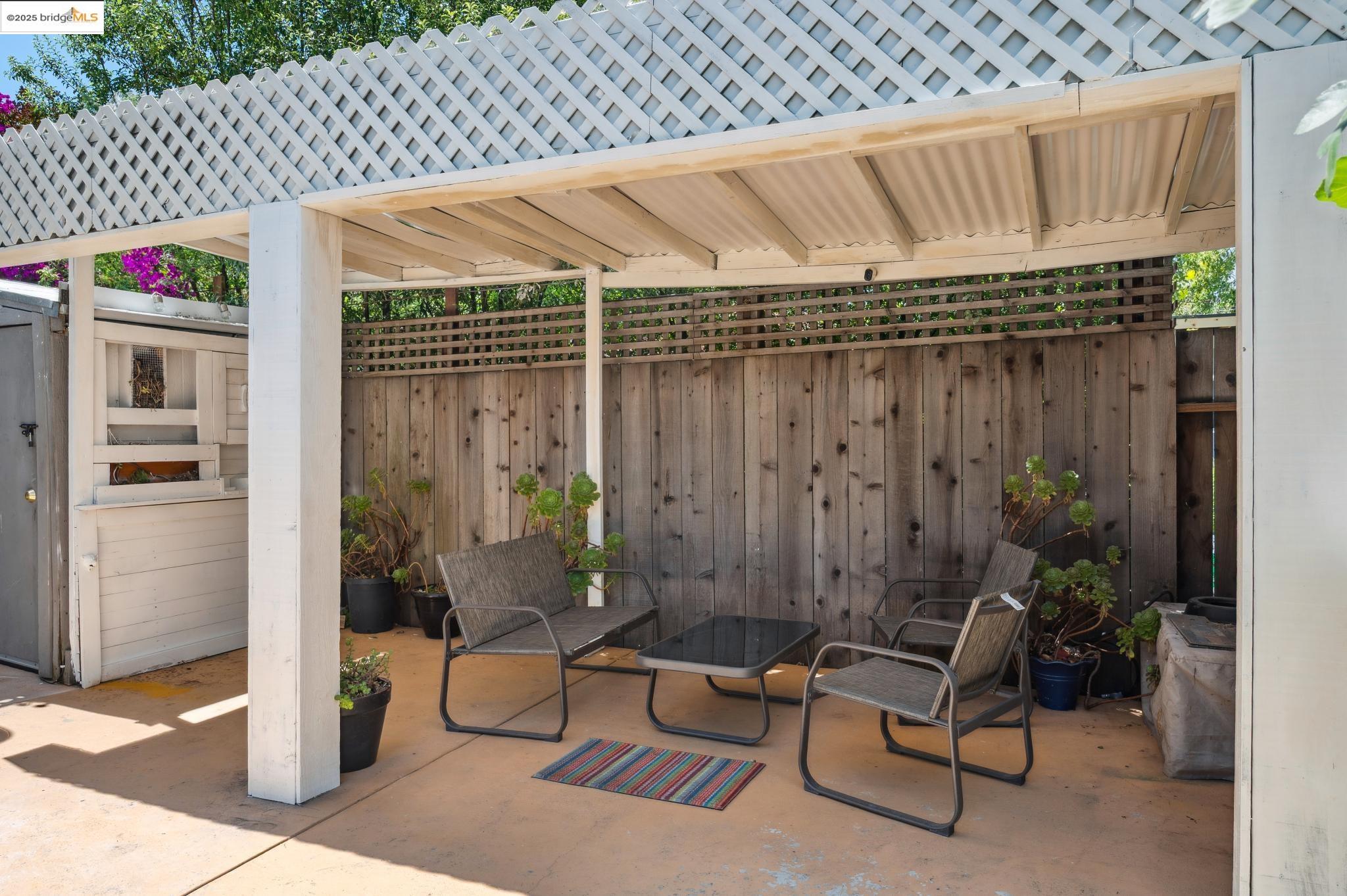 Detail Gallery Image 55 of 60 For 1063 32nd St, Oakland,  CA 94608 - 4 Beds | 3 Baths