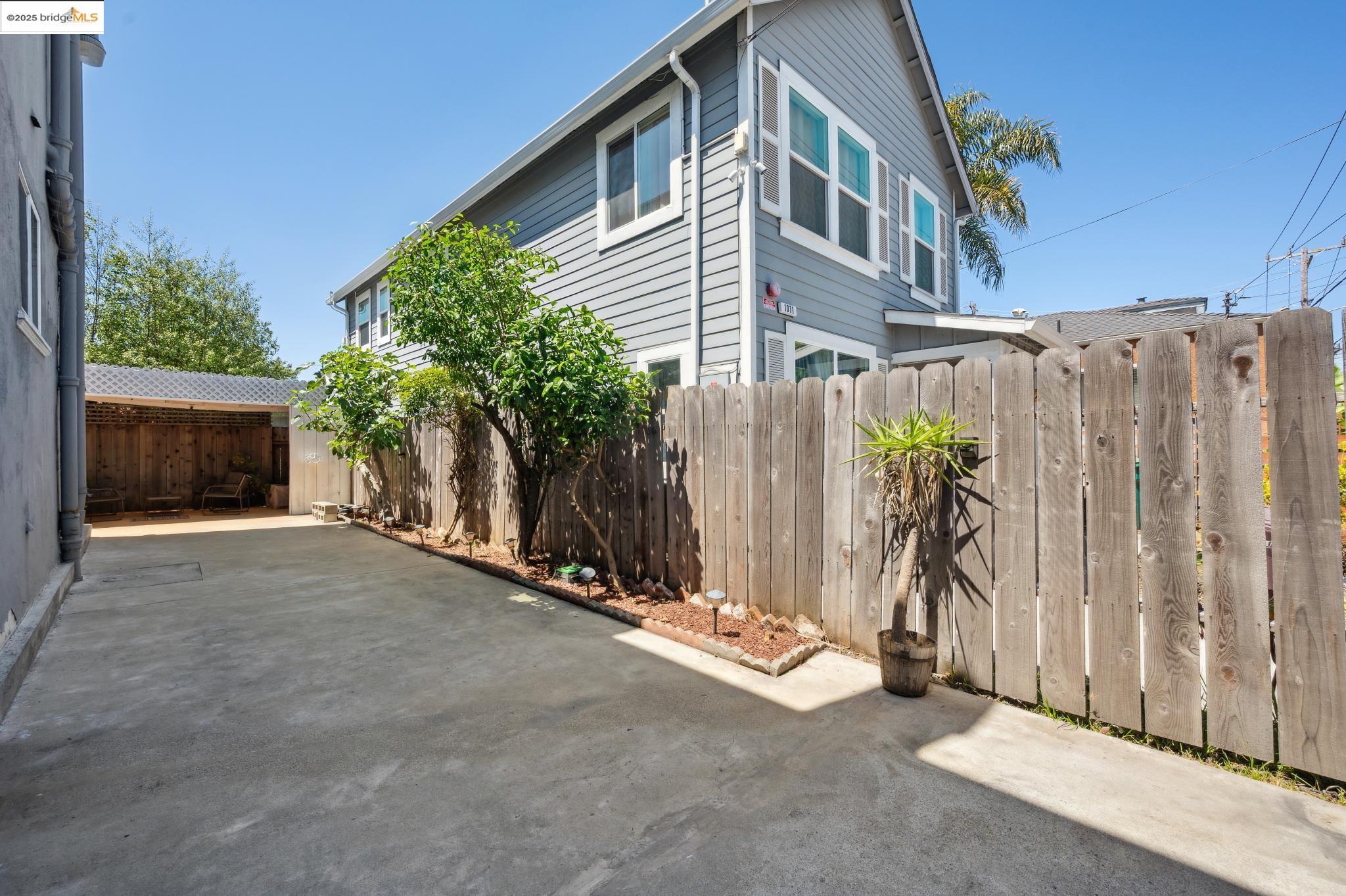 Detail Gallery Image 59 of 60 For 1063 32nd St, Oakland,  CA 94608 - 4 Beds | 3 Baths