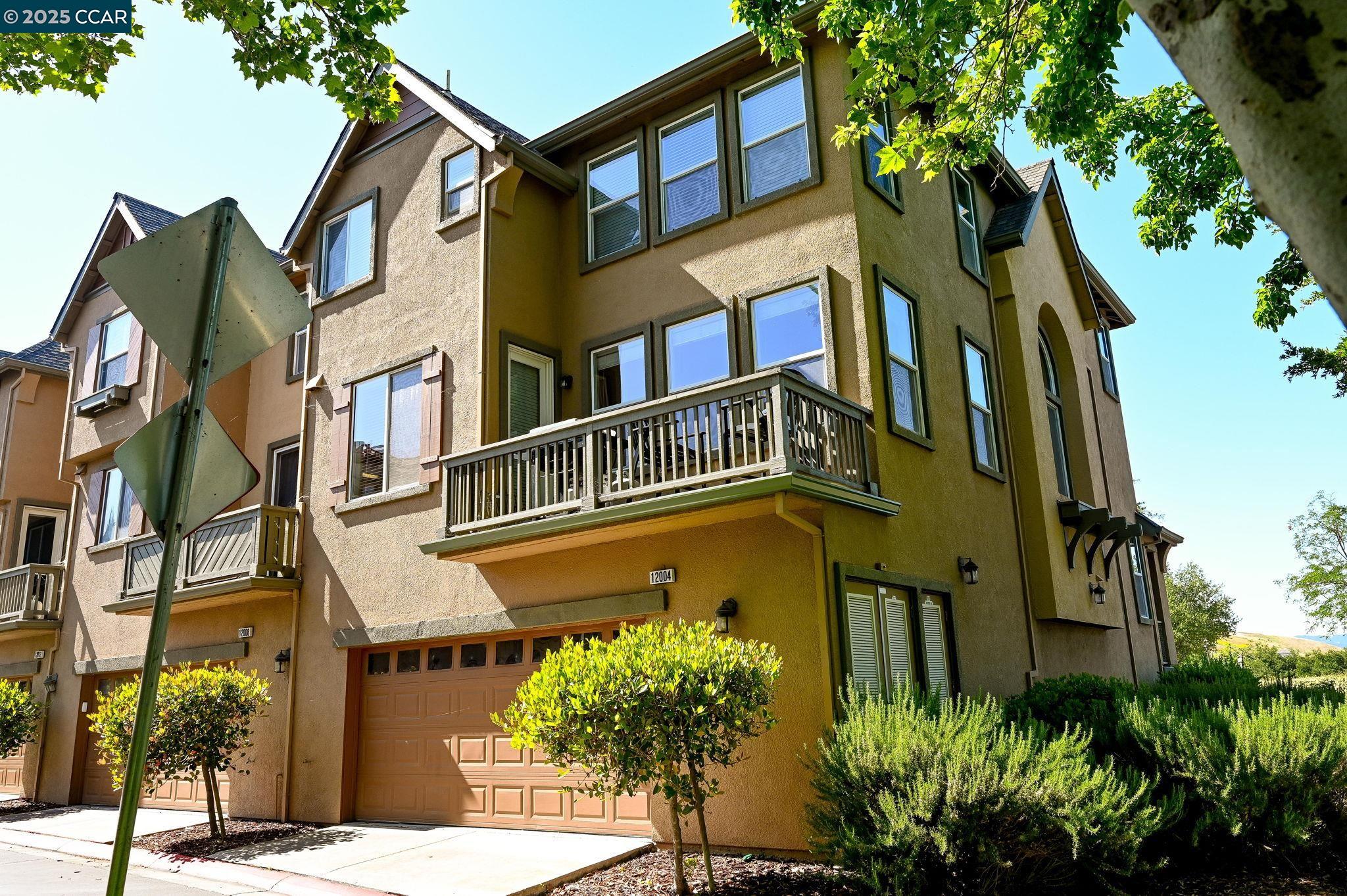 Detail Gallery Image 3 of 34 For 12004 Harcourt Wy, San Ramon,  CA 94582 - 4 Beds | 3 Baths