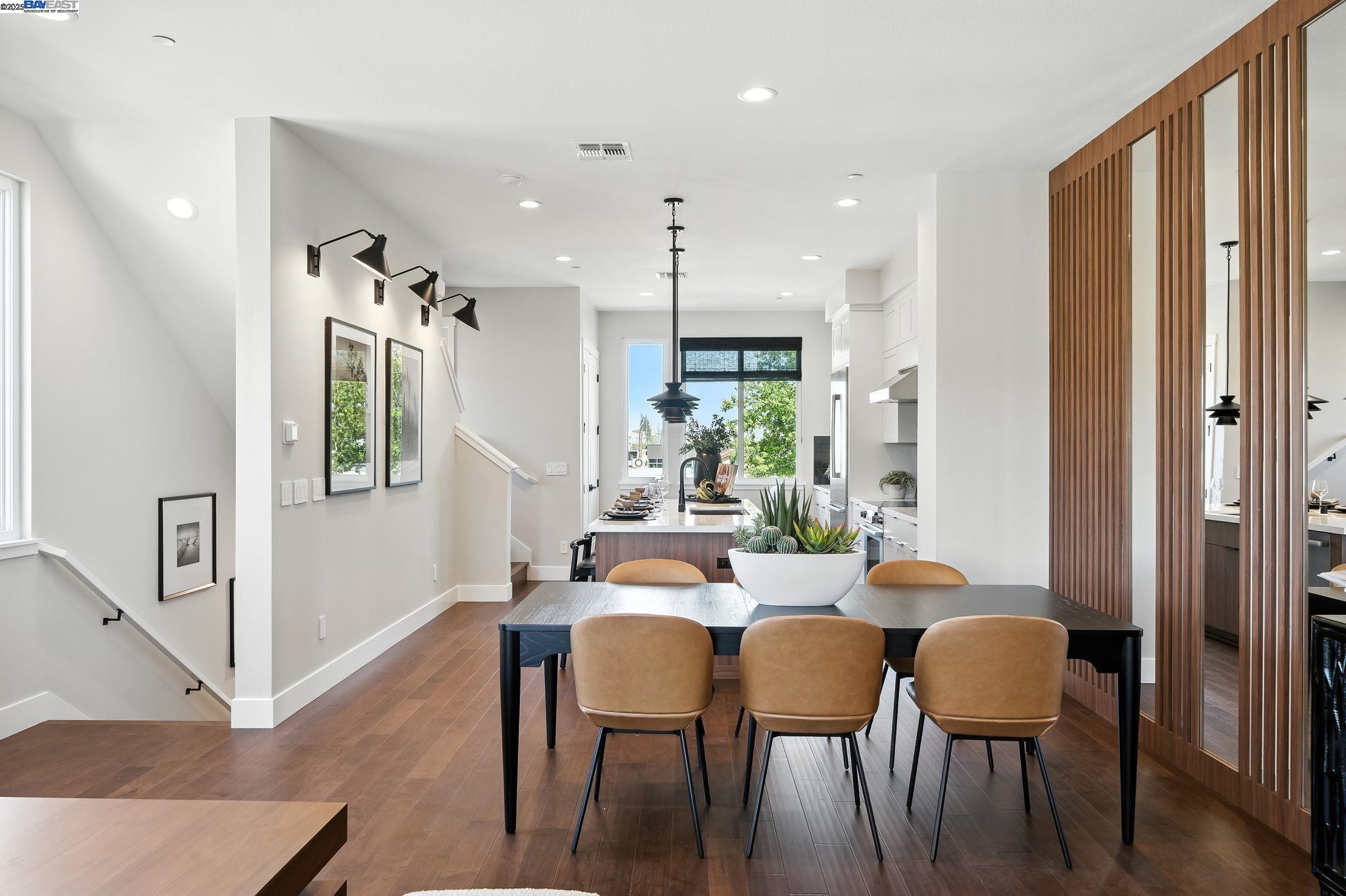 Detail Gallery Image 9 of 35 For 1670 Larkspur Street, Alameda,  CA 94501 - 2 Beds | 3 Baths