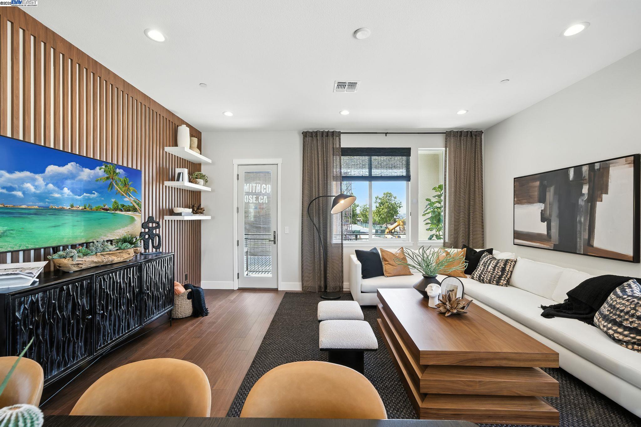 Detail Gallery Image 10 of 35 For 1670 Larkspur Street, Alameda,  CA 94501 - 2 Beds | 3 Baths