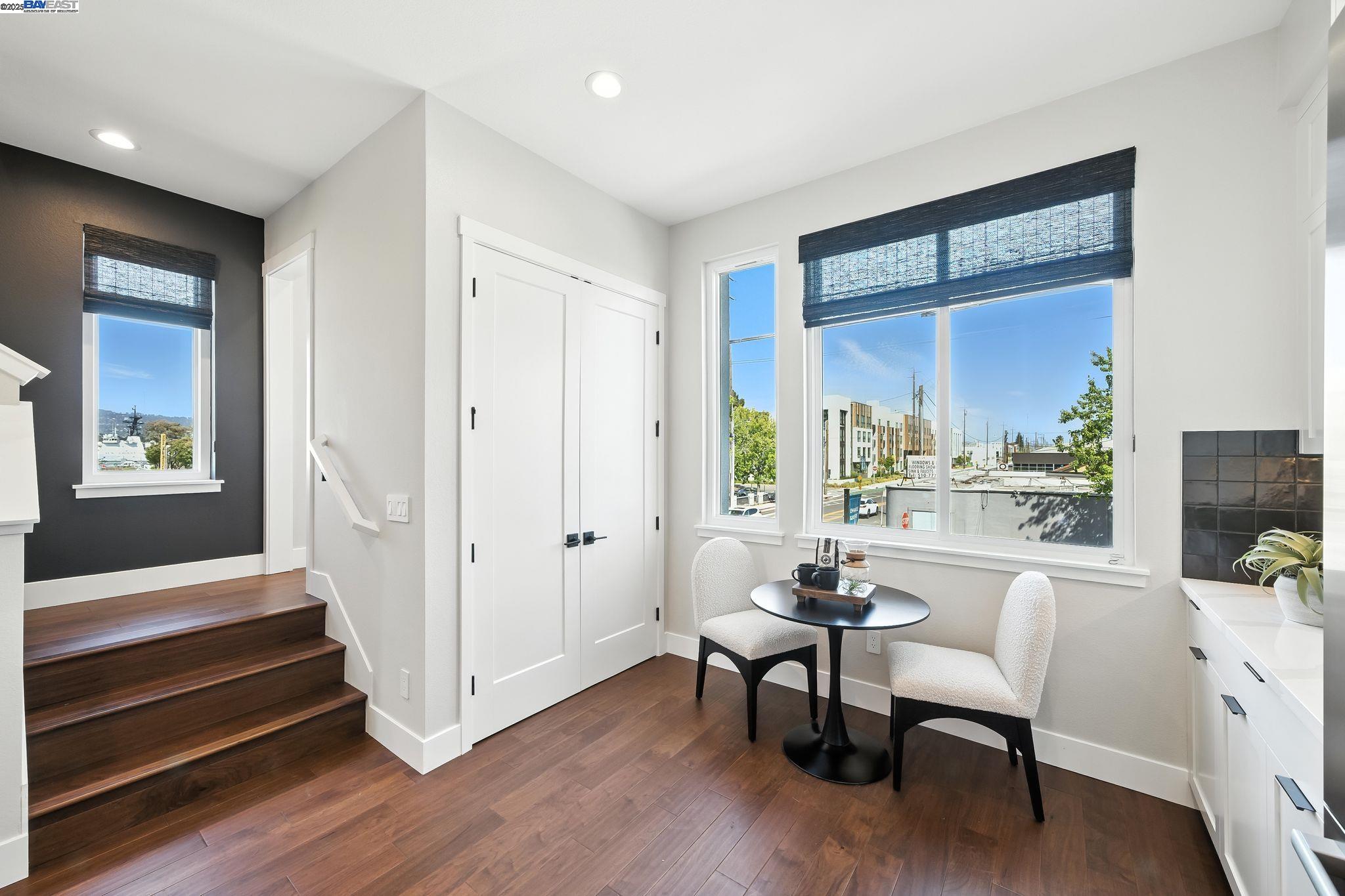 Detail Gallery Image 14 of 35 For 1670 Larkspur Street, Alameda,  CA 94501 - 2 Beds | 3 Baths