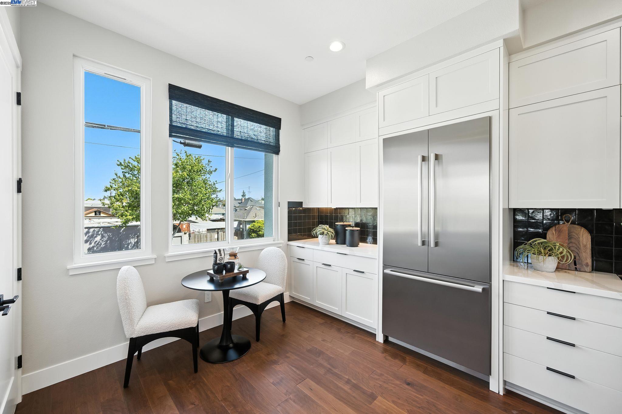 Detail Gallery Image 16 of 35 For 1670 Larkspur Street, Alameda,  CA 94501 - 2 Beds | 3 Baths