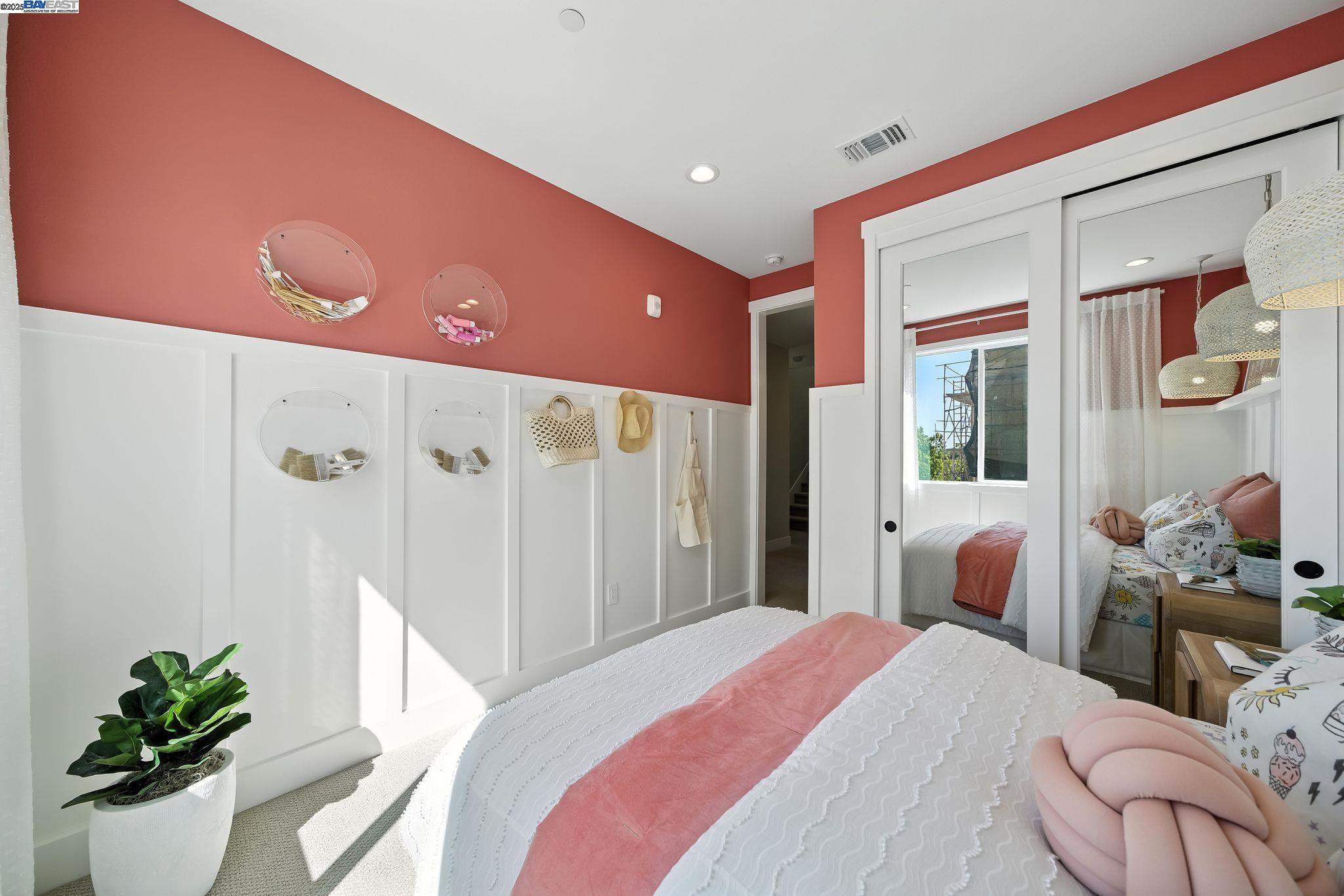 Detail Gallery Image 30 of 35 For 1670 Larkspur Street, Alameda,  CA 94501 - 2 Beds | 3 Baths