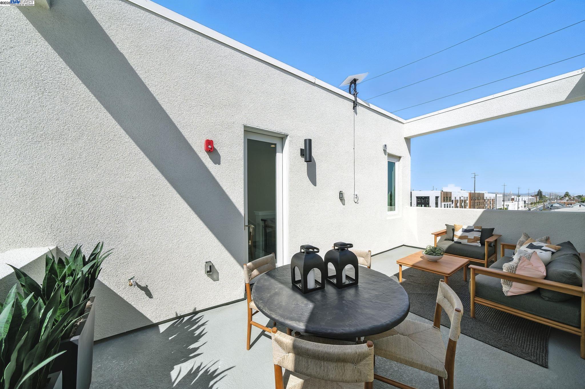 Detail Gallery Image 33 of 35 For 1670 Larkspur Street, Alameda,  CA 94501 - 2 Beds | 3 Baths
